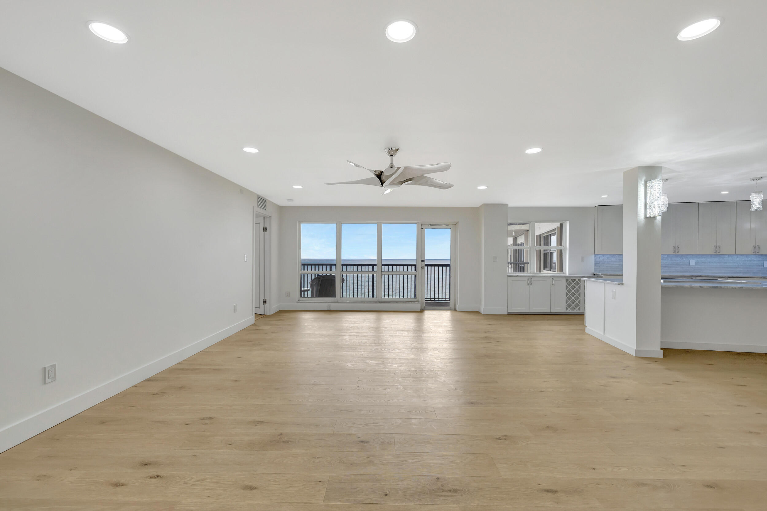 1800 S Ocean Boulevard 910