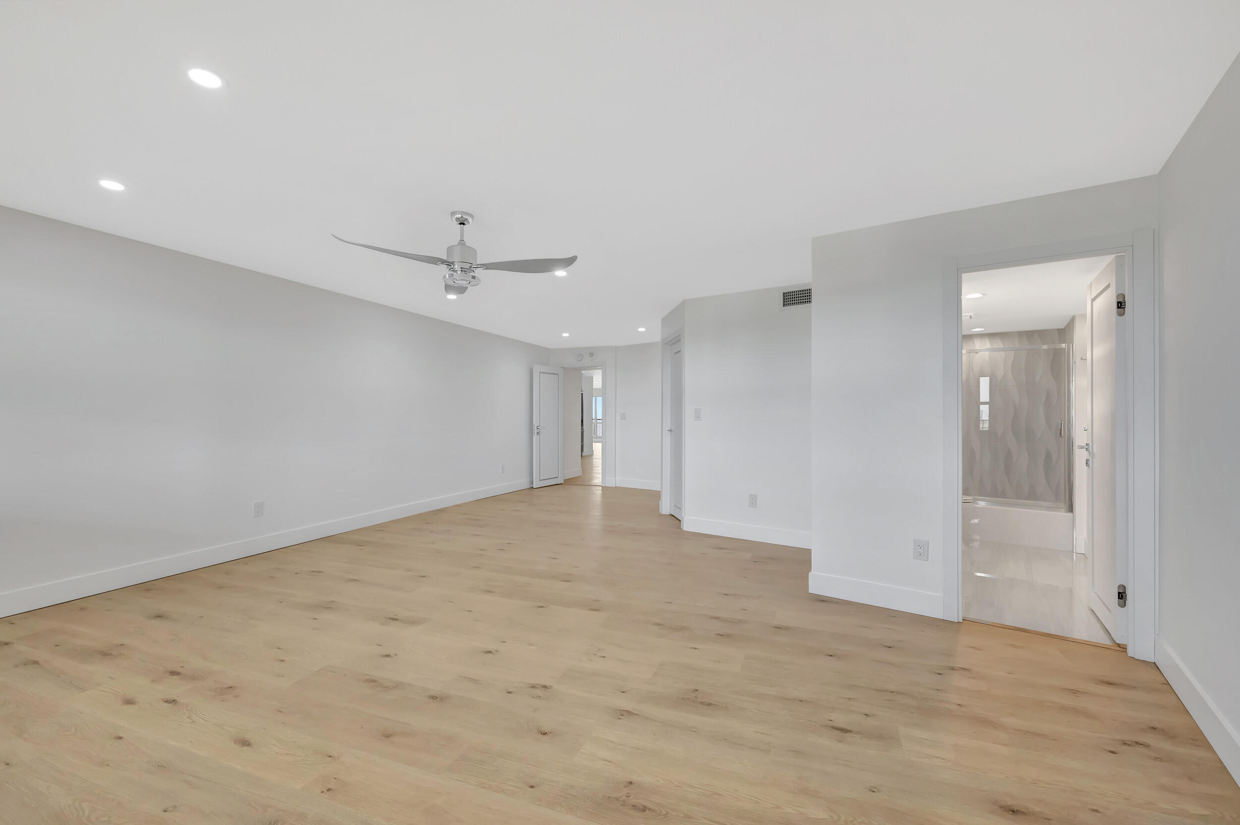1800 S Ocean Boulevard 910