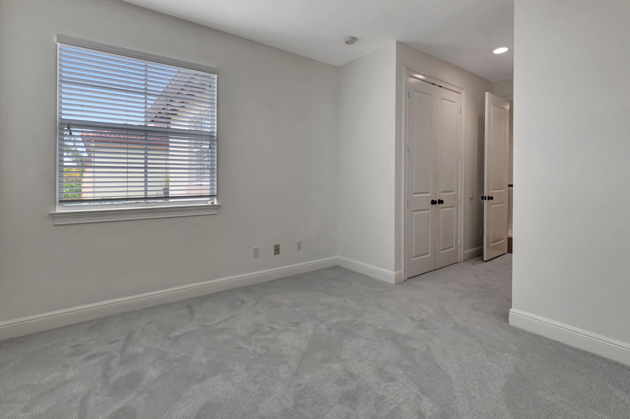 99 Via Poinciana Street