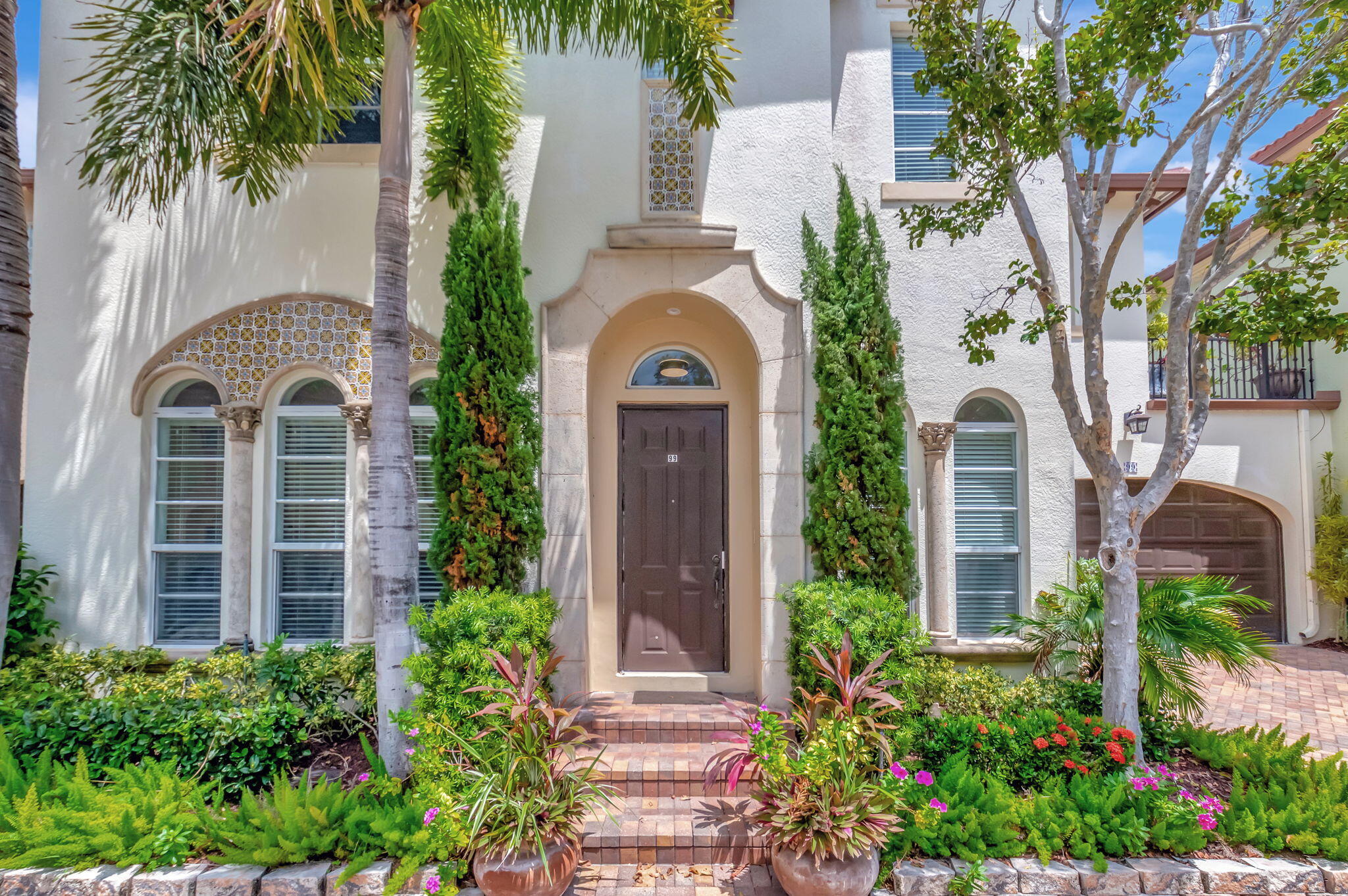 99 Via Poinciana Street