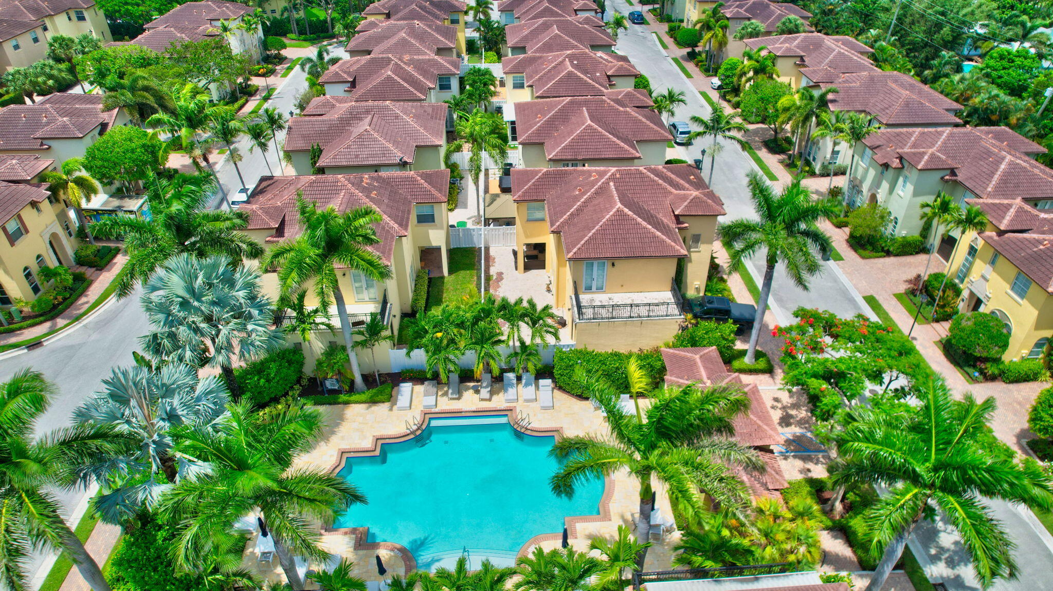 99 Via Poinciana Street