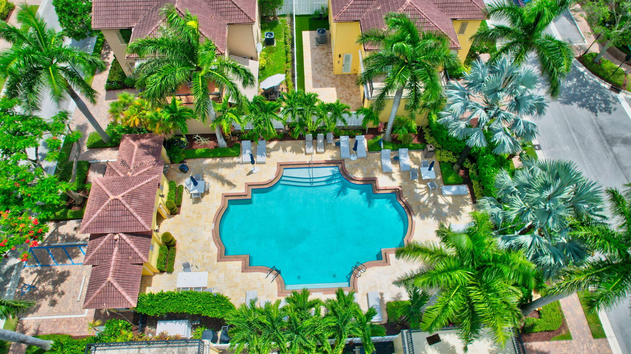99 Via Poinciana Street