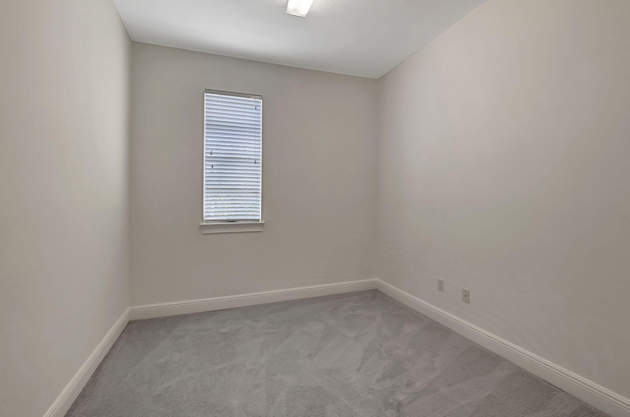 99 Via Poinciana Street