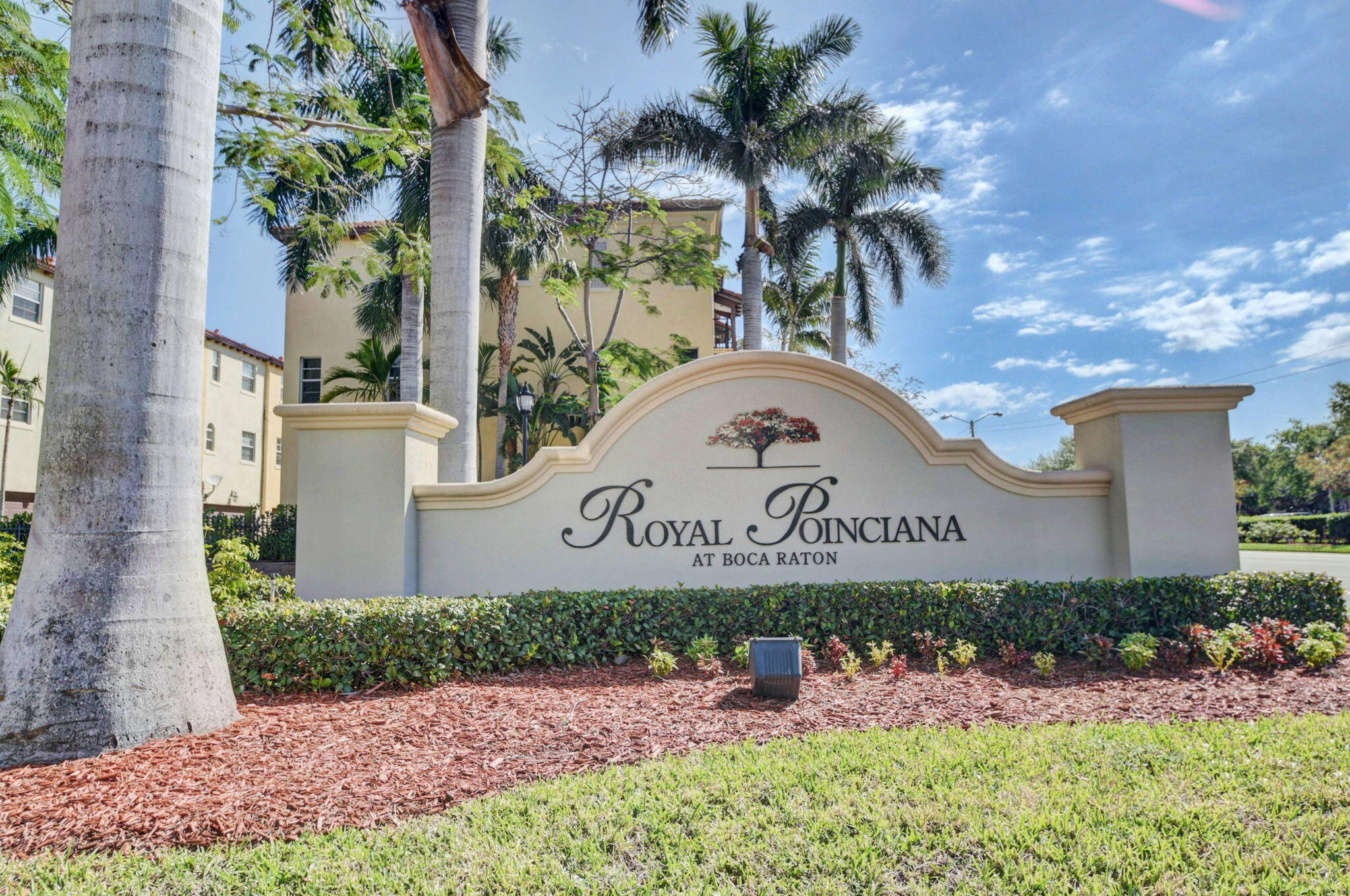 99 Via Poinciana Street