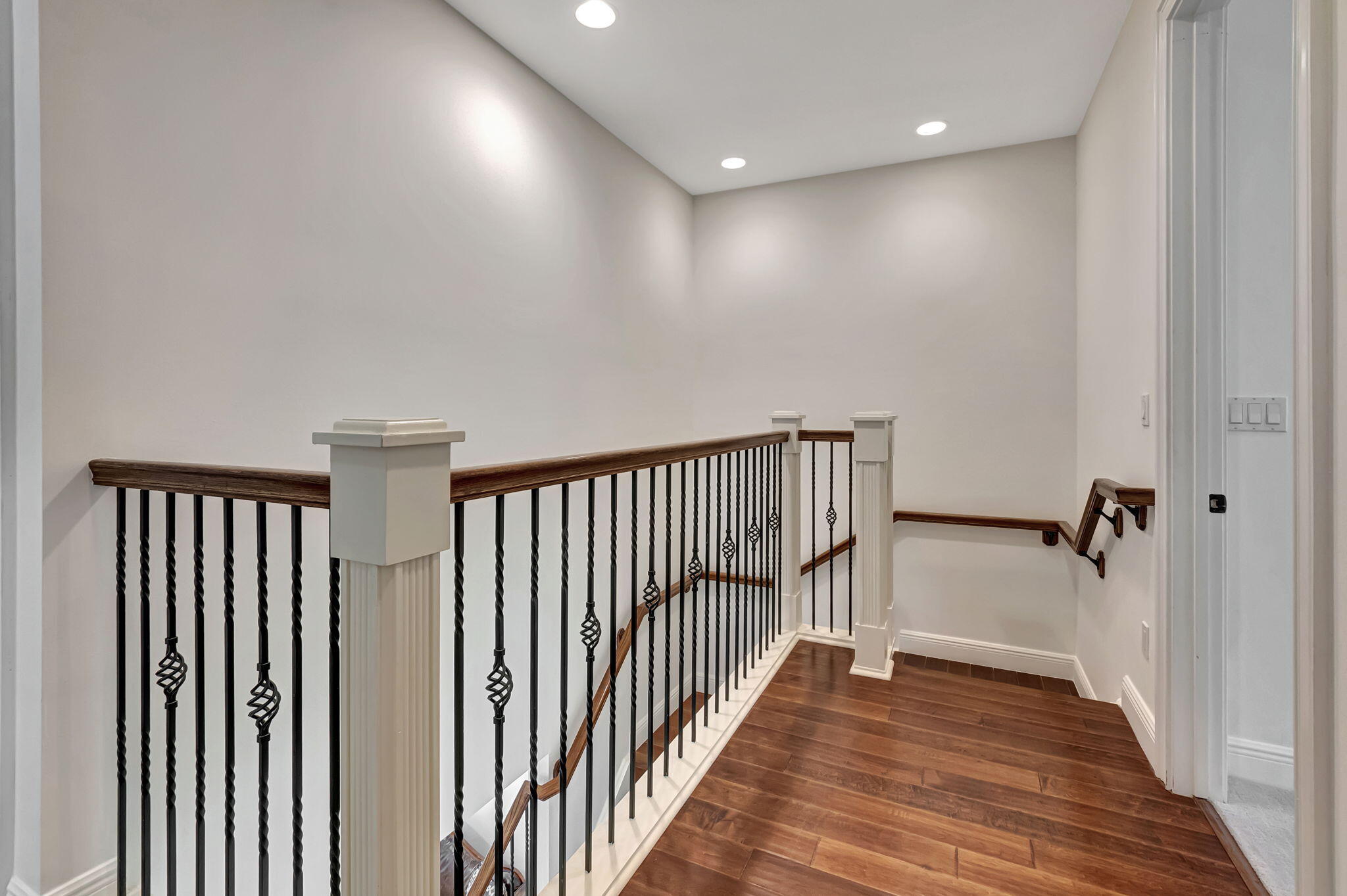 99 Via Poinciana Street