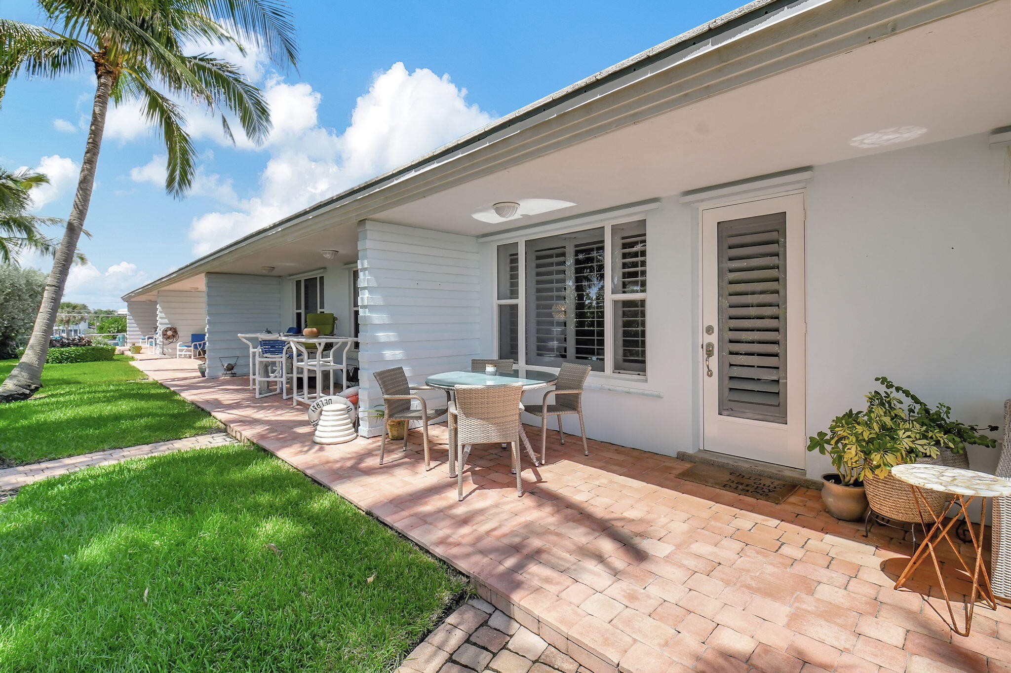 2711 S Ocean Boulevard 4
