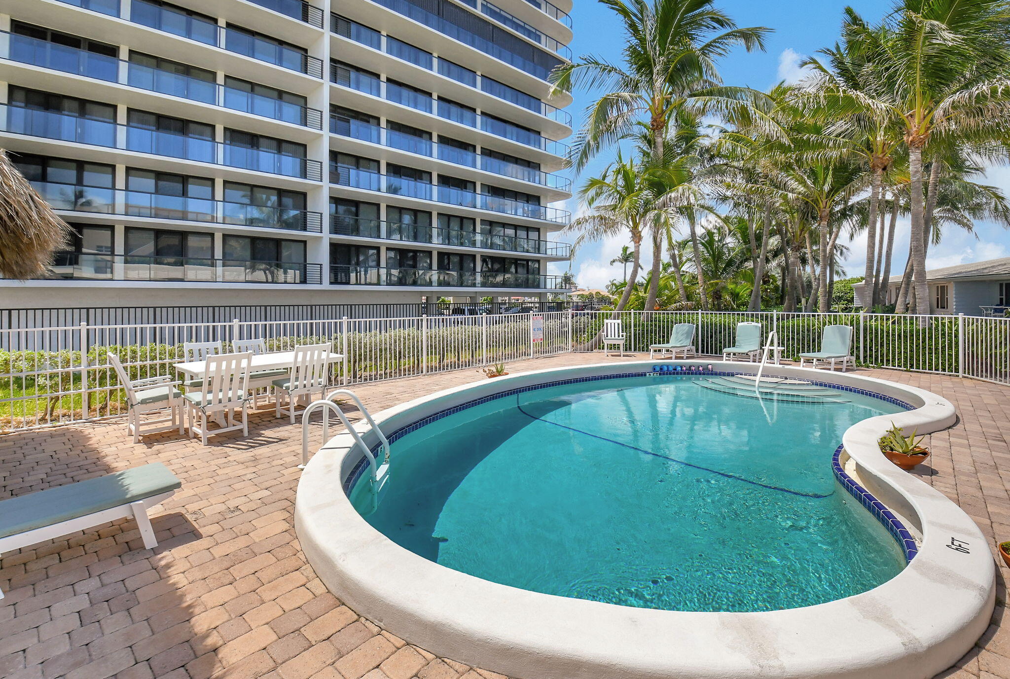 2711 S Ocean Boulevard 4