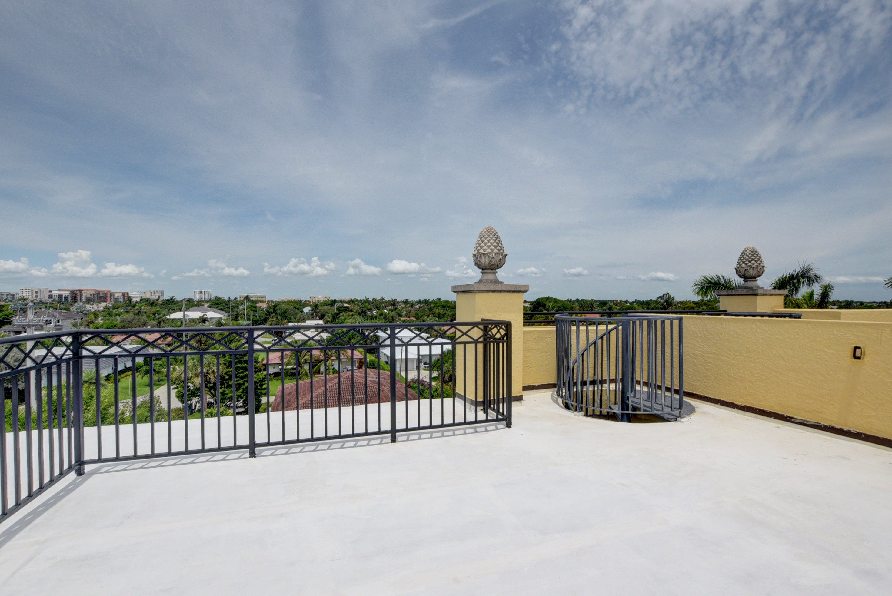 425 N Ocean Boulevard 1