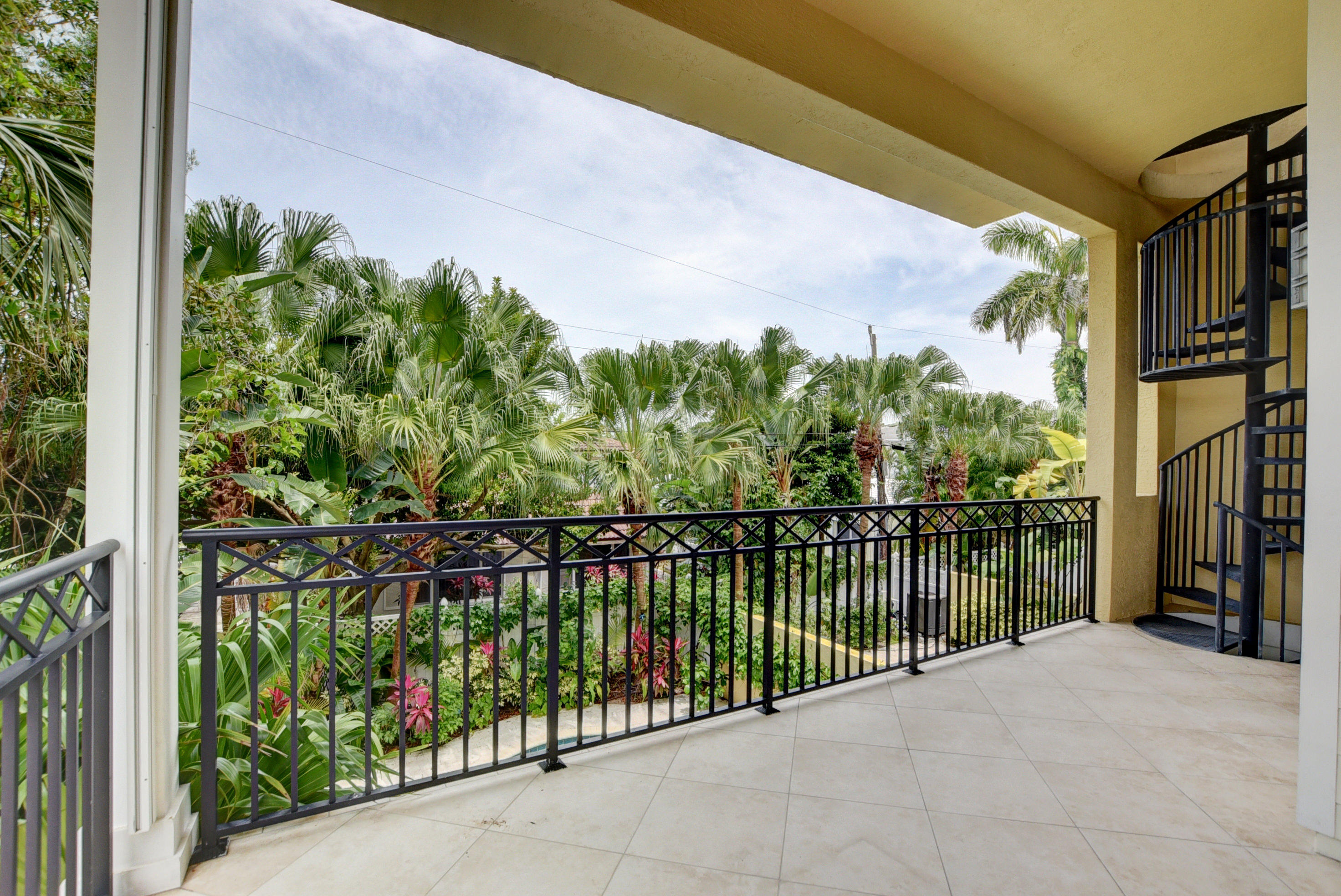 425 N Ocean Boulevard 1