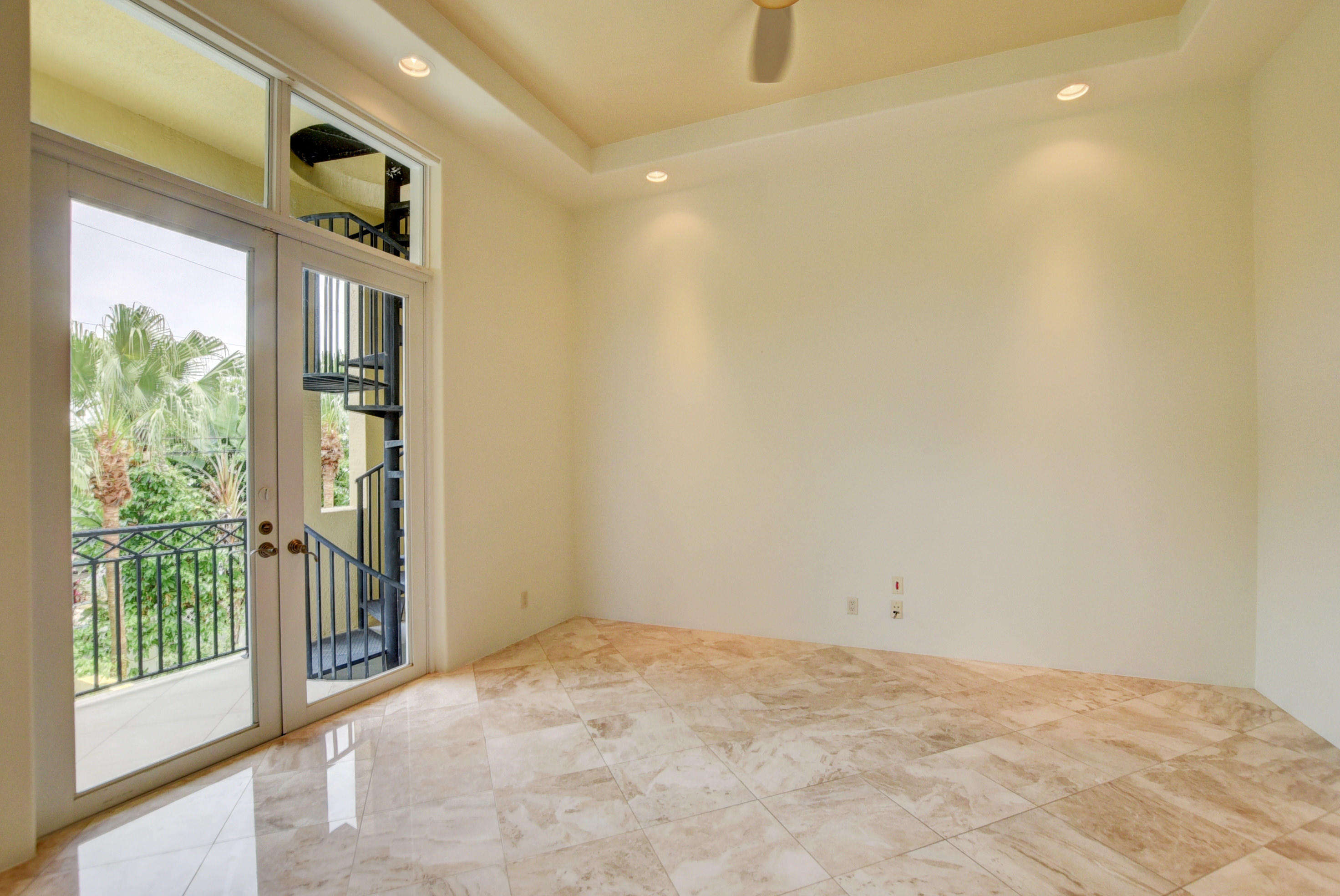 425 N Ocean Boulevard 1