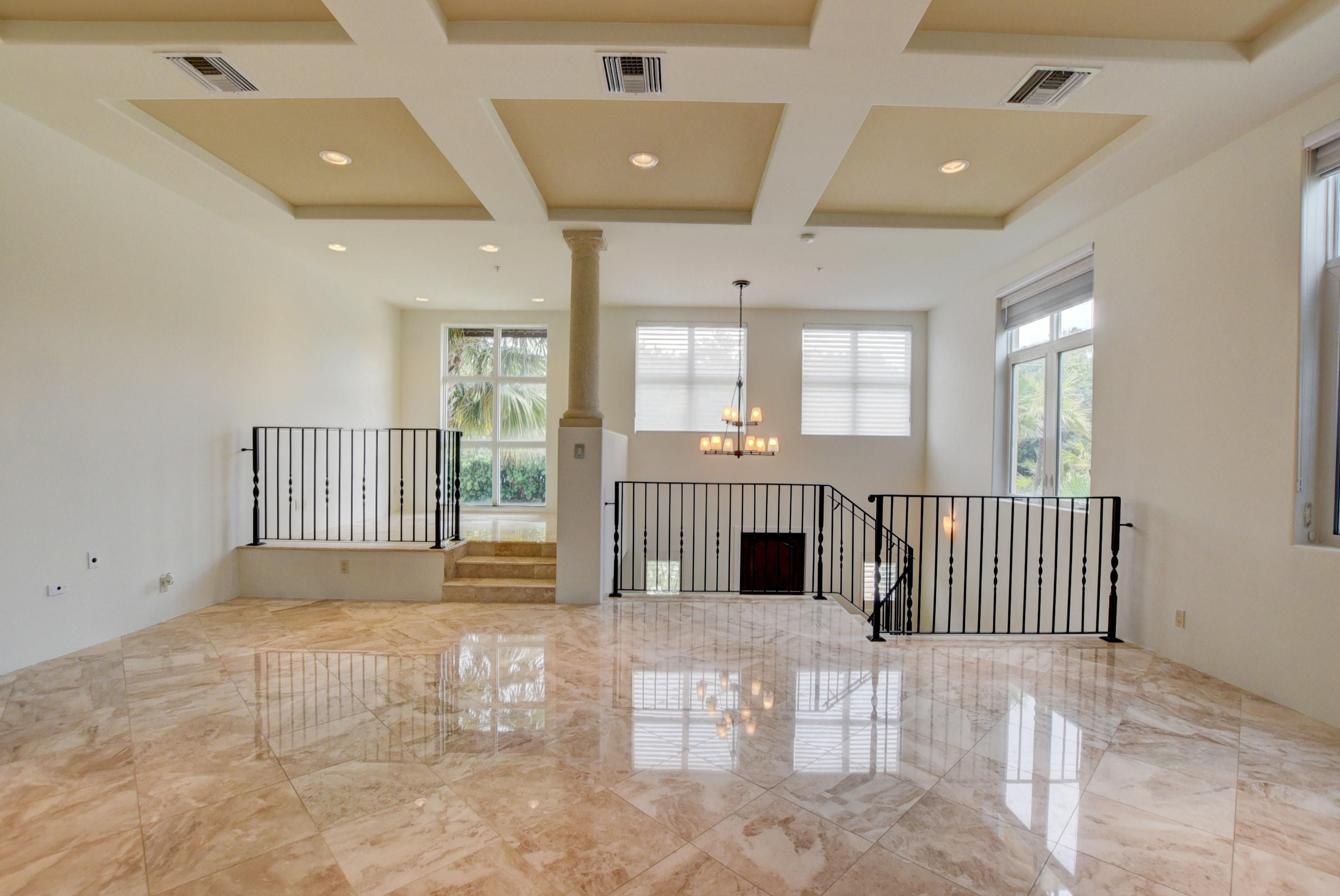 425 N Ocean Boulevard 1