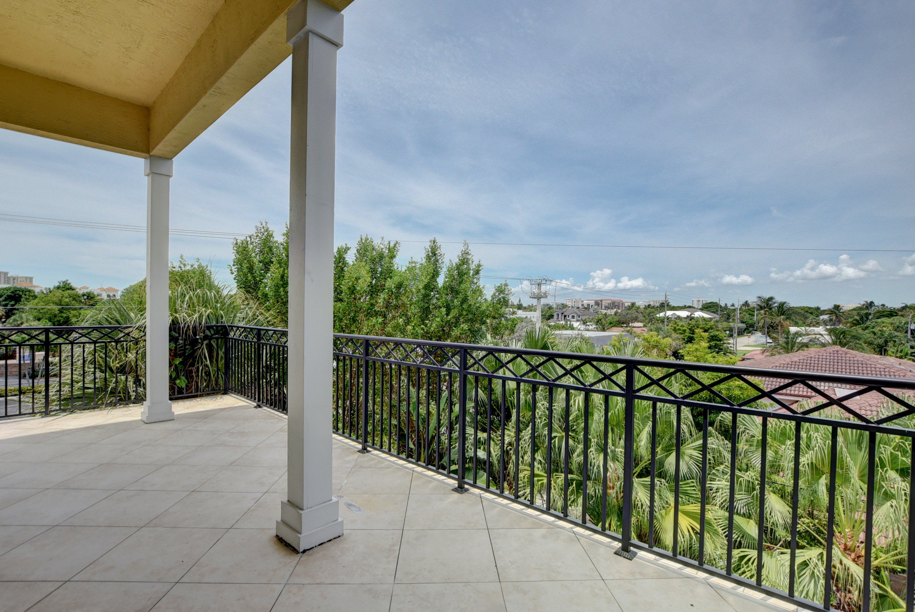 425 N Ocean Boulevard 1