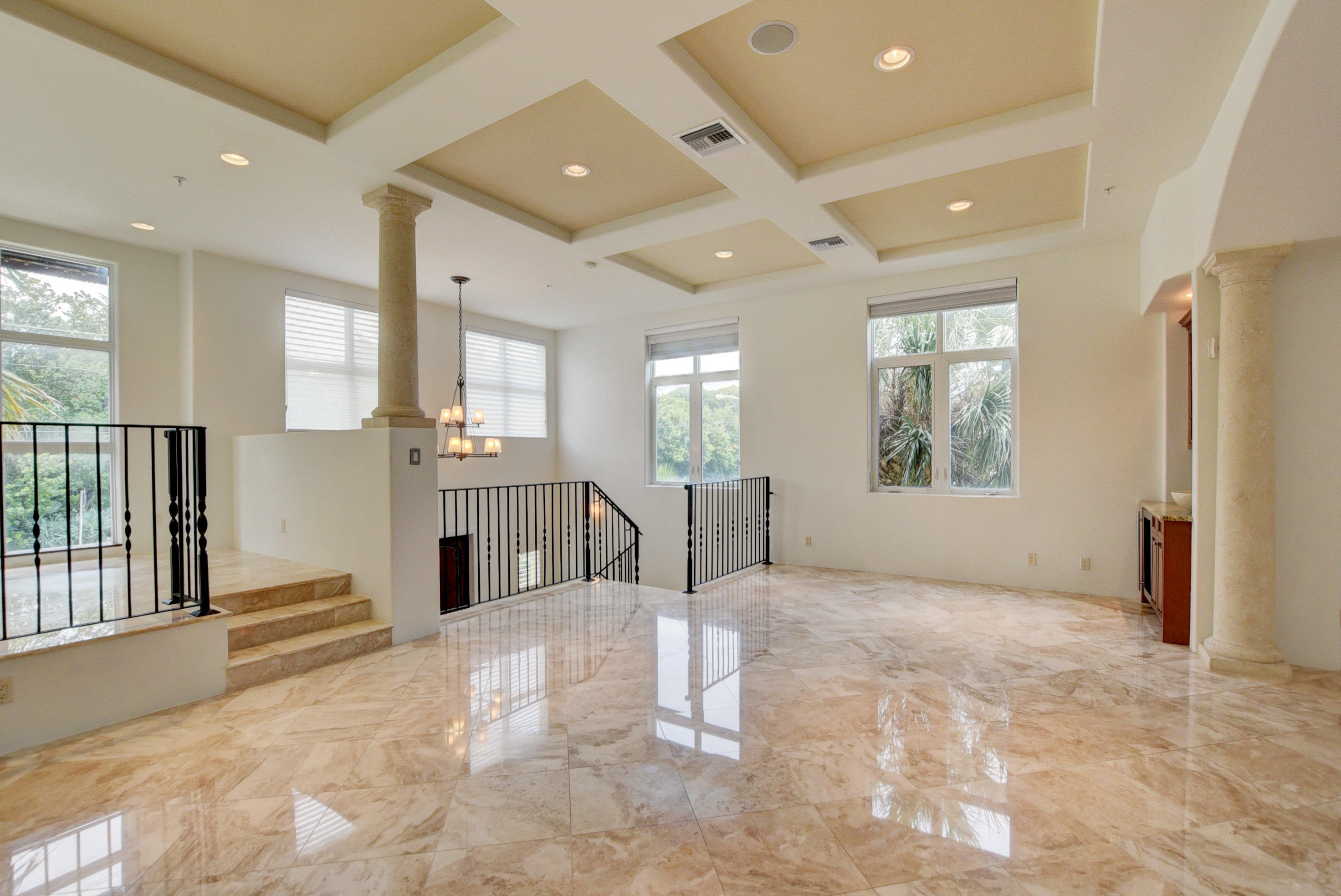 425 N Ocean Boulevard 1
