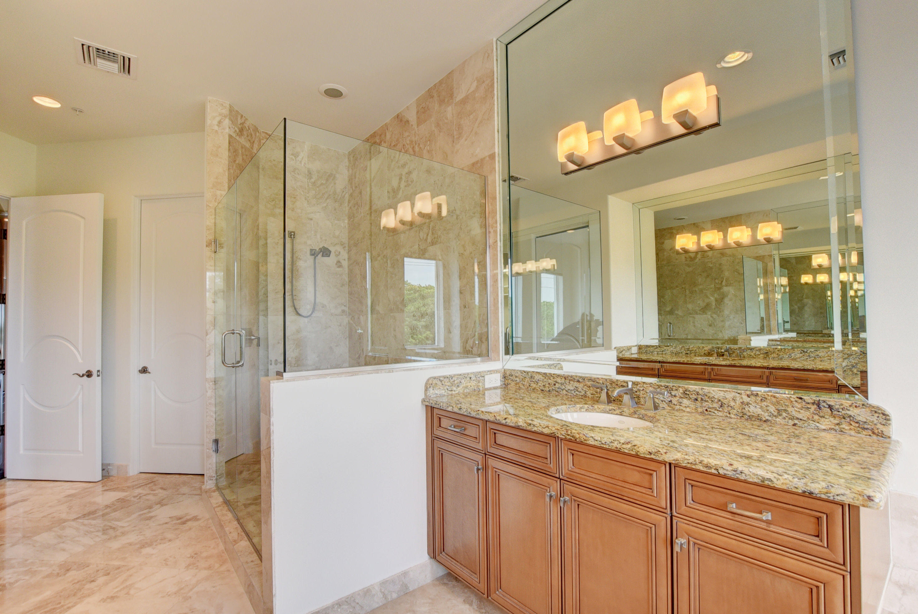 425 N Ocean Boulevard 1
