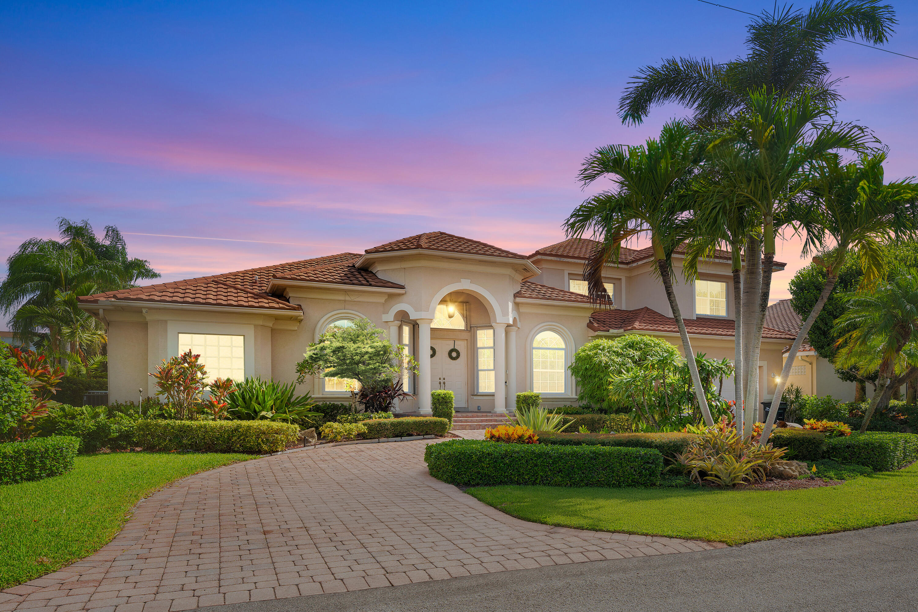 923 Hyacinth Drive