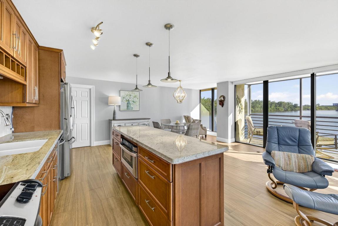 900 NE Spanish River Boulevard 2w