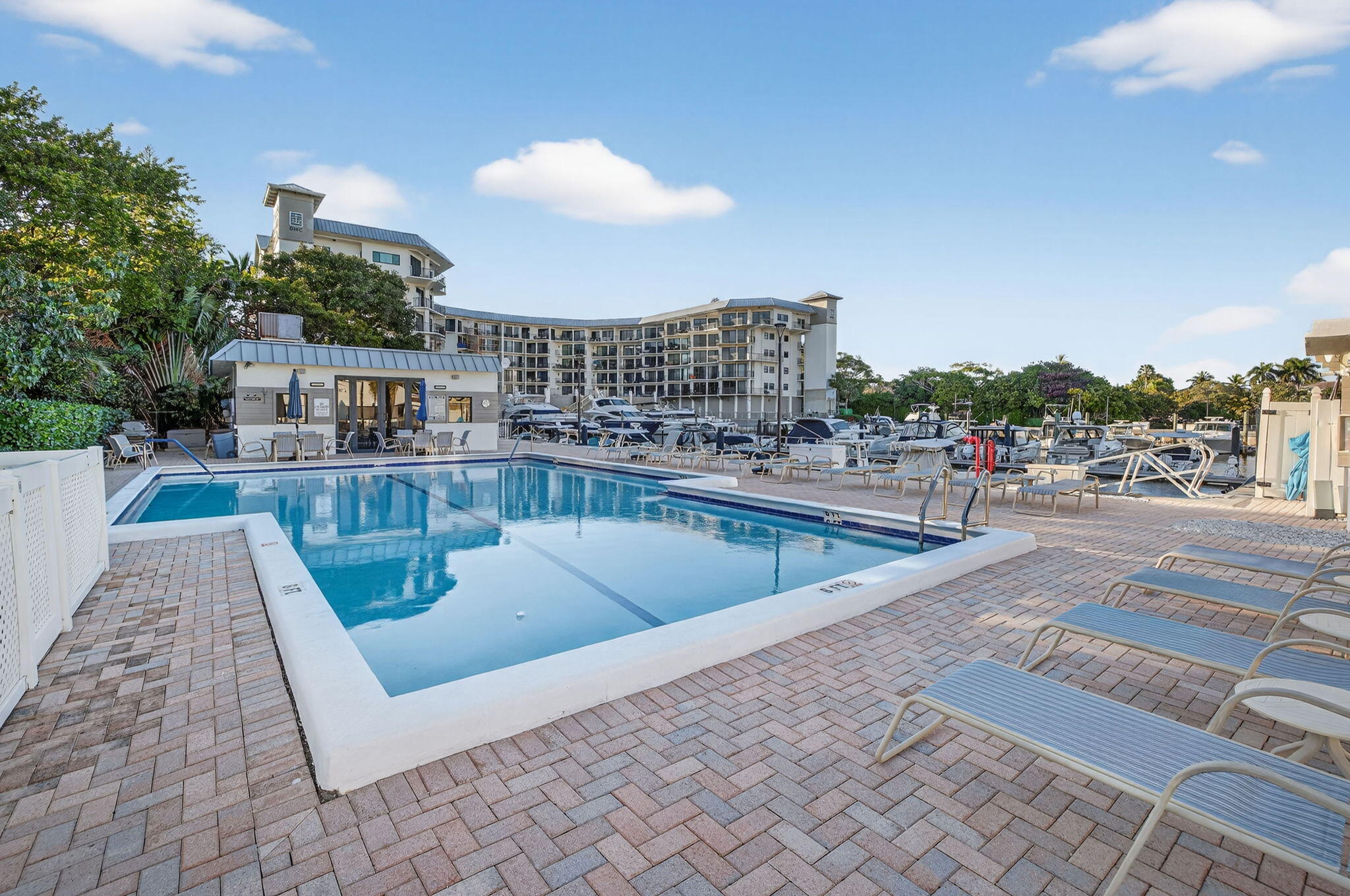 1035 SE 6th Avenue 20