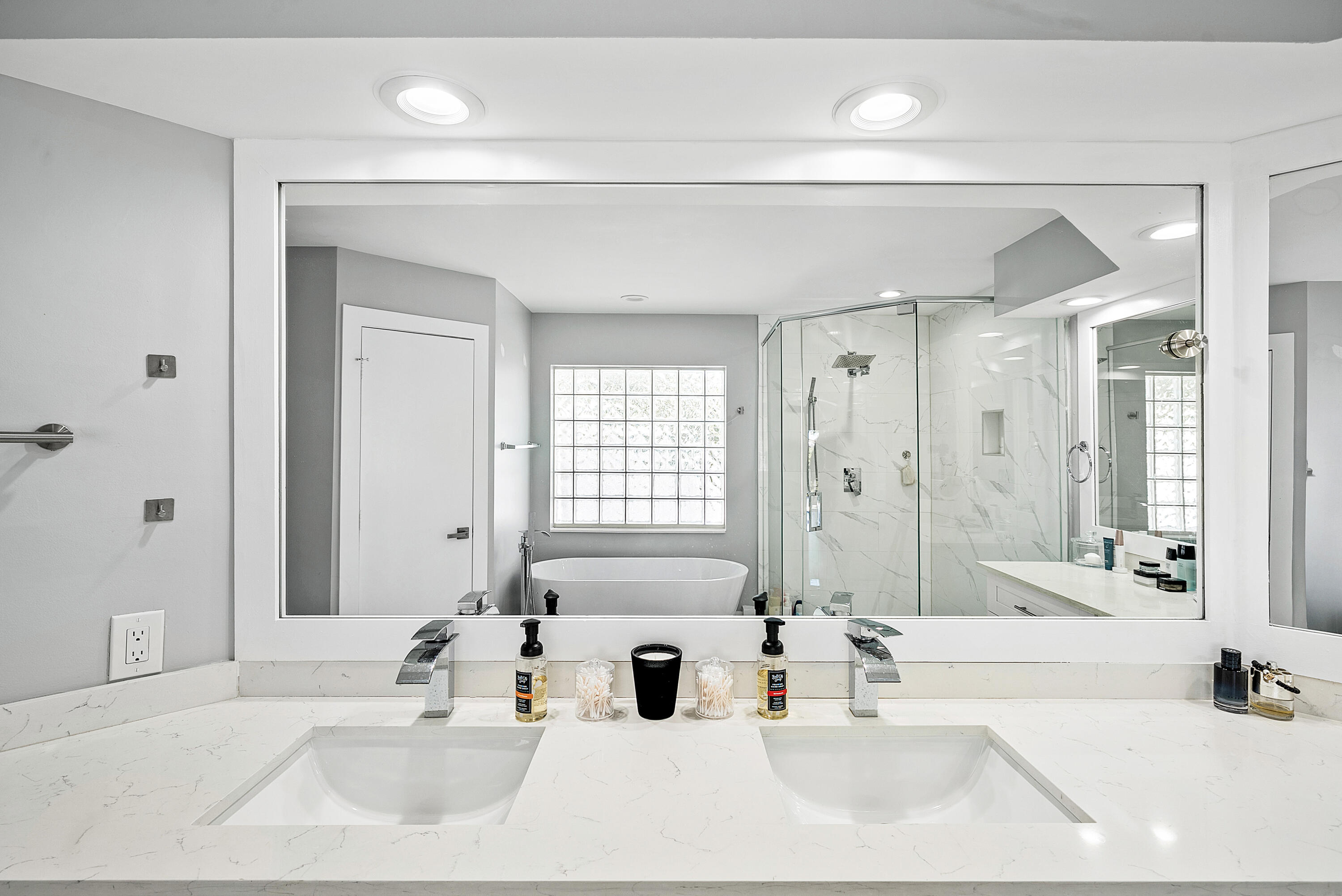 19706 Dinner Key Drive