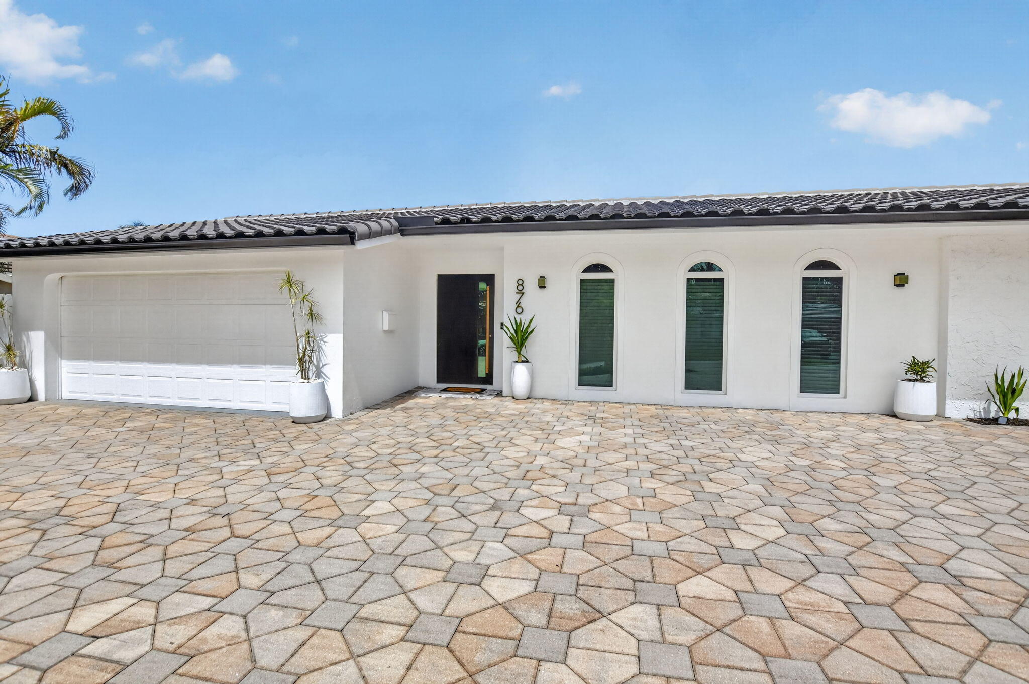 876 NW 6th Avenue