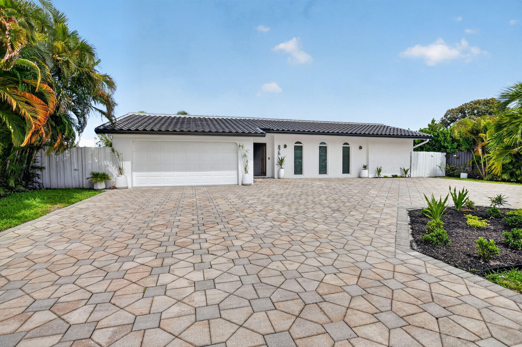 876 NW 6th Avenue