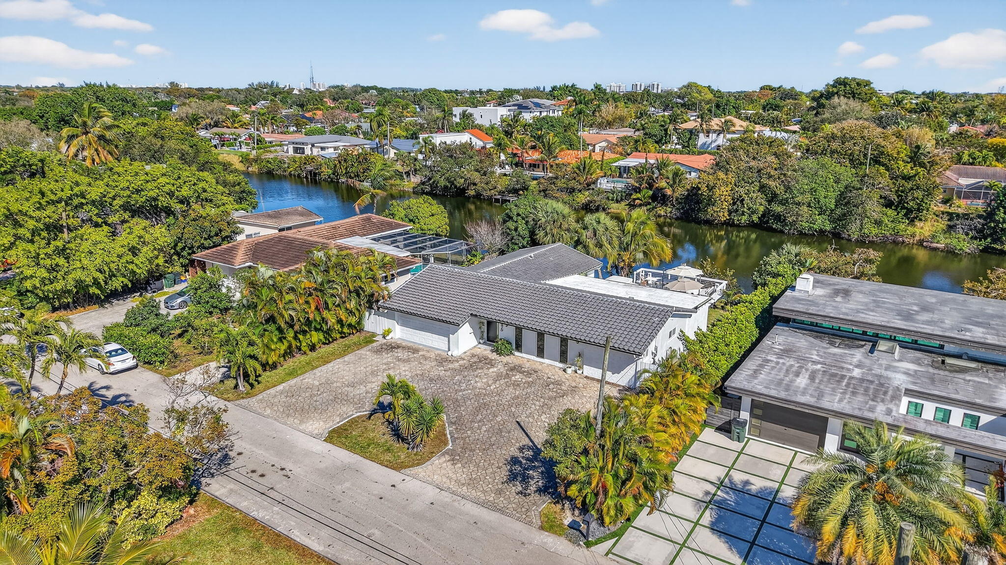 876 NW 6th Avenue