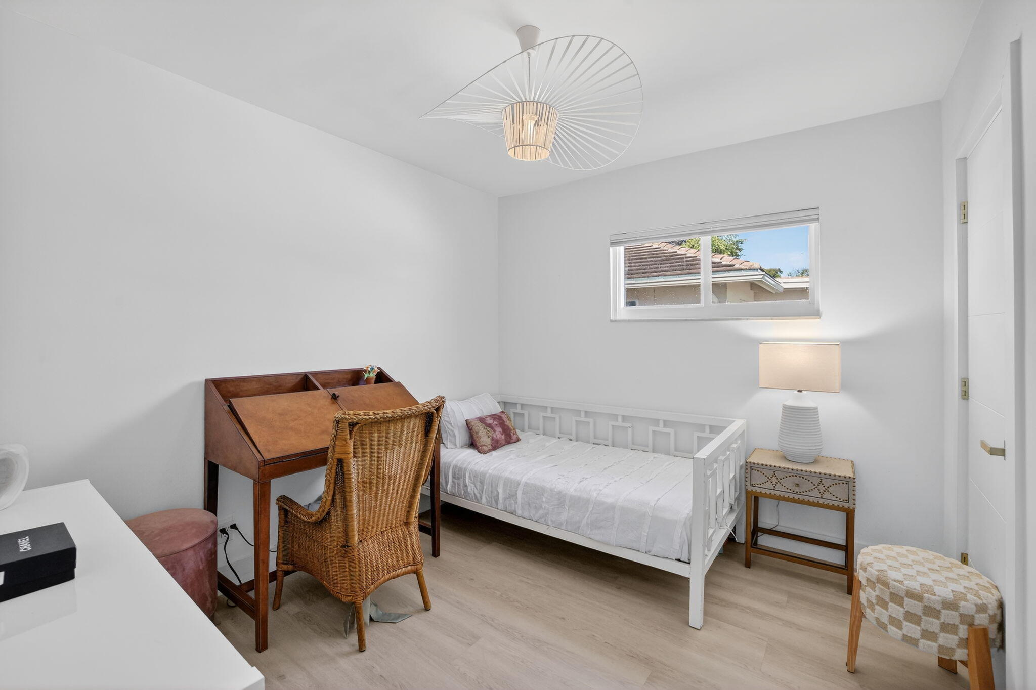 876 NW 6th Avenue