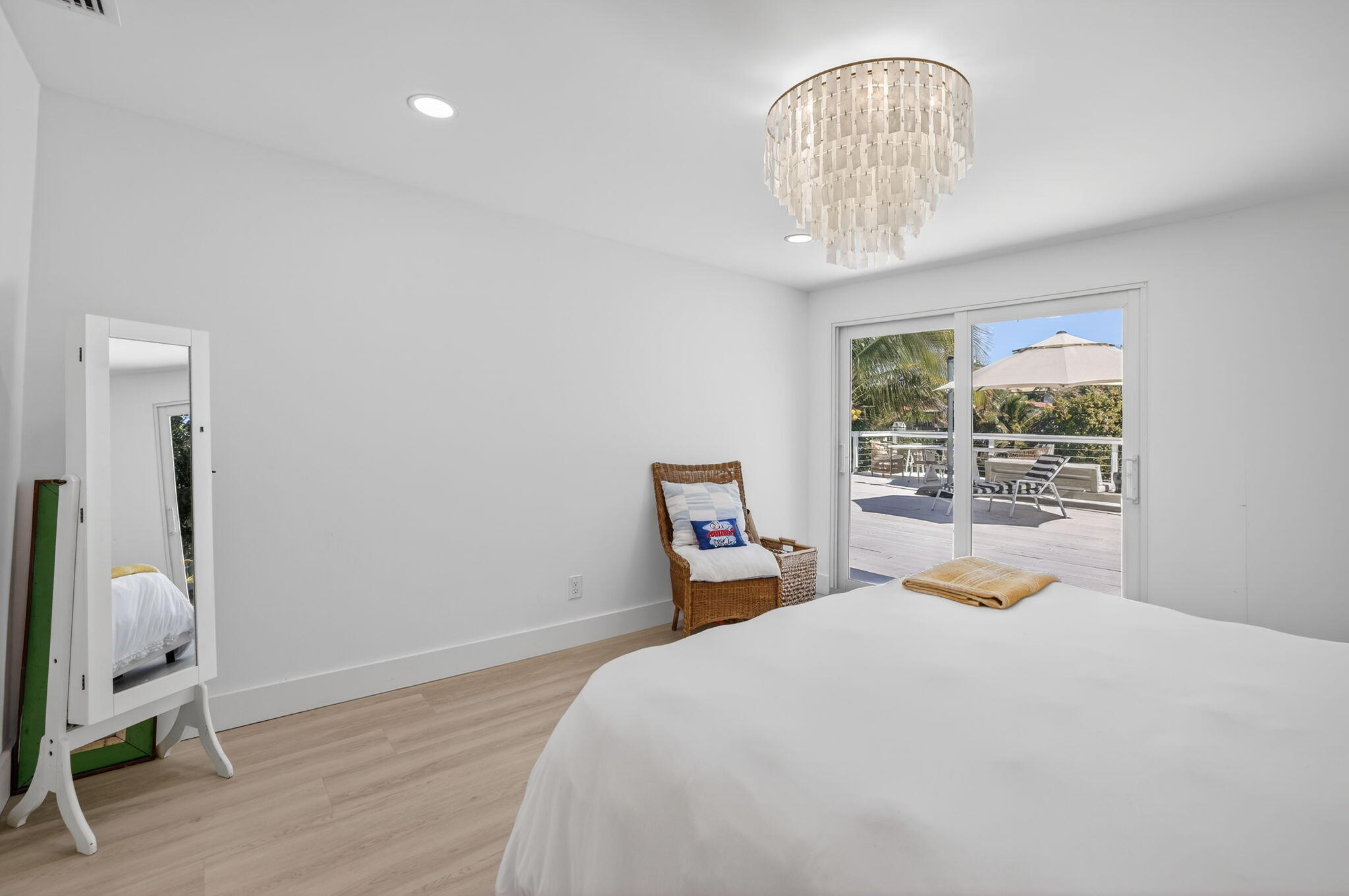 876 NW 6th Avenue