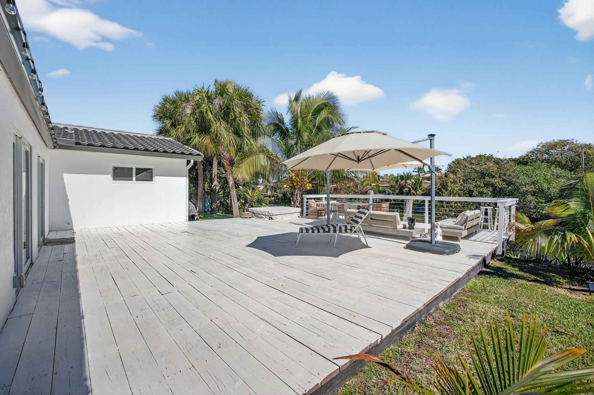 876 NW 6th Avenue