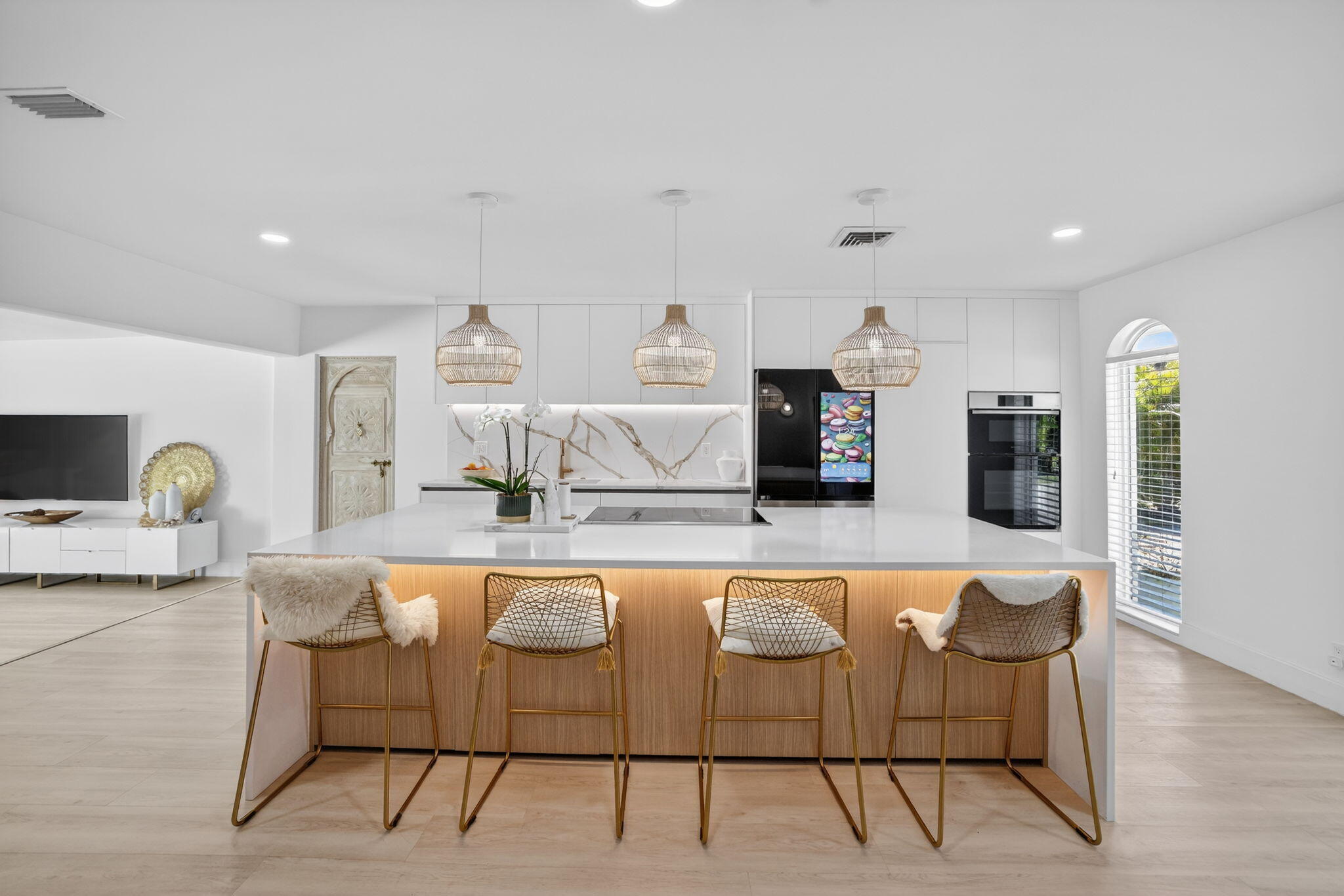 876 NW 6th Avenue