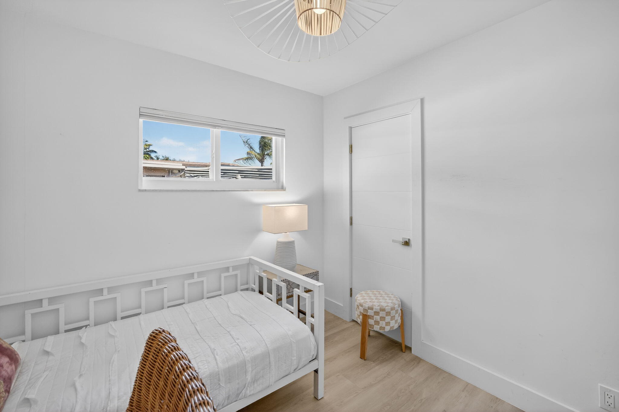 876 NW 6th Avenue