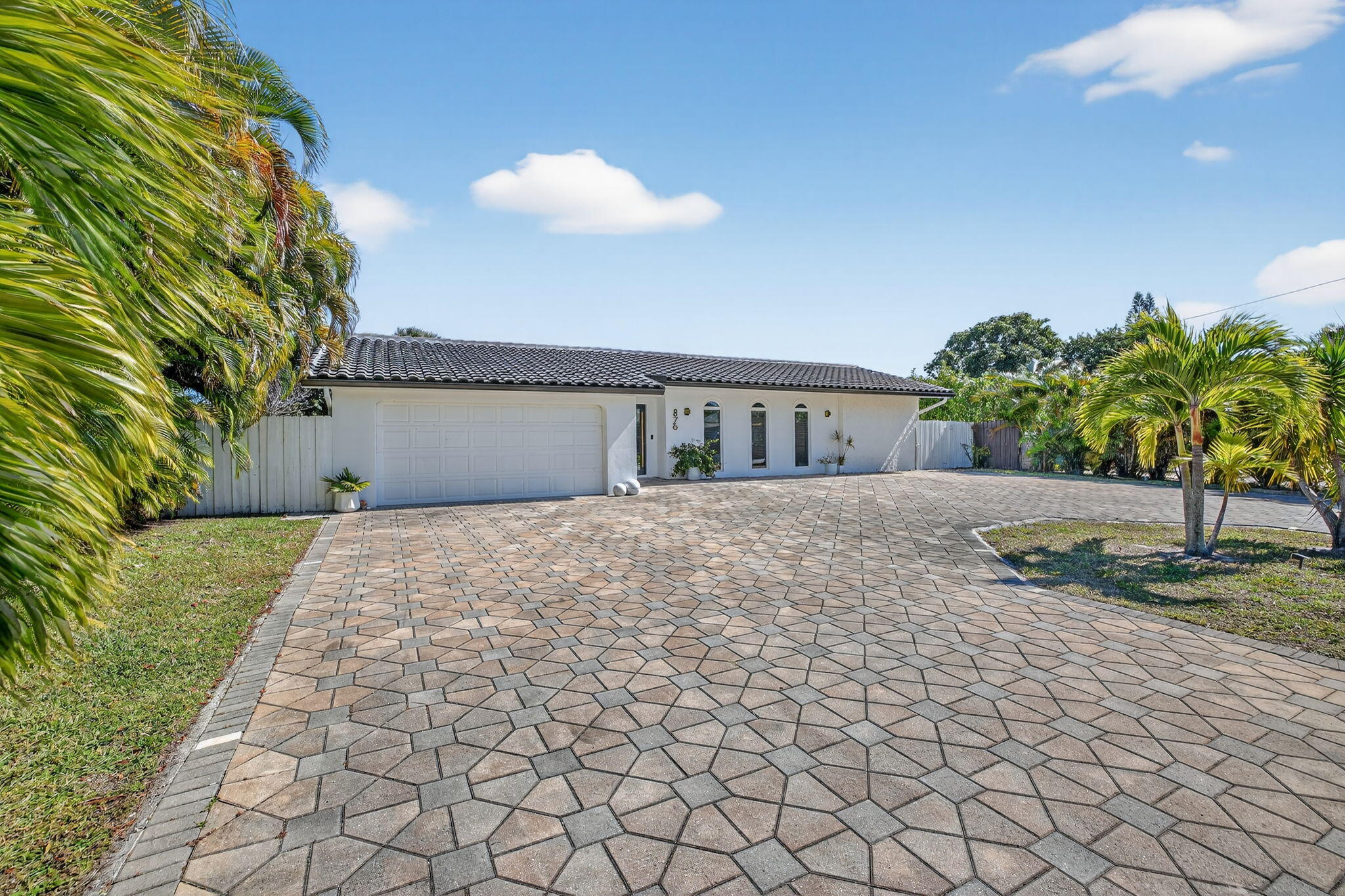 876 NW 6th Avenue