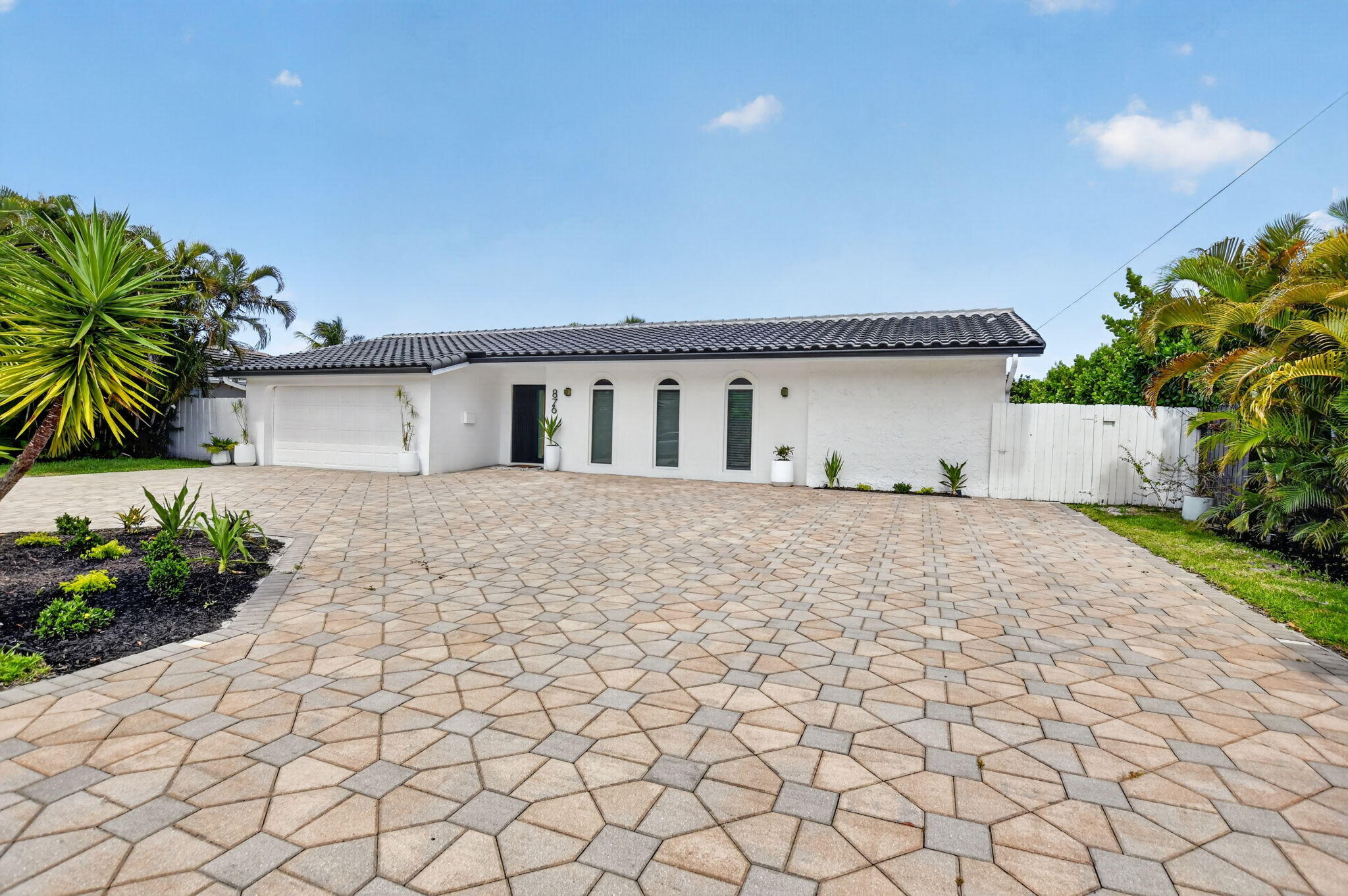876 NW 6th Avenue