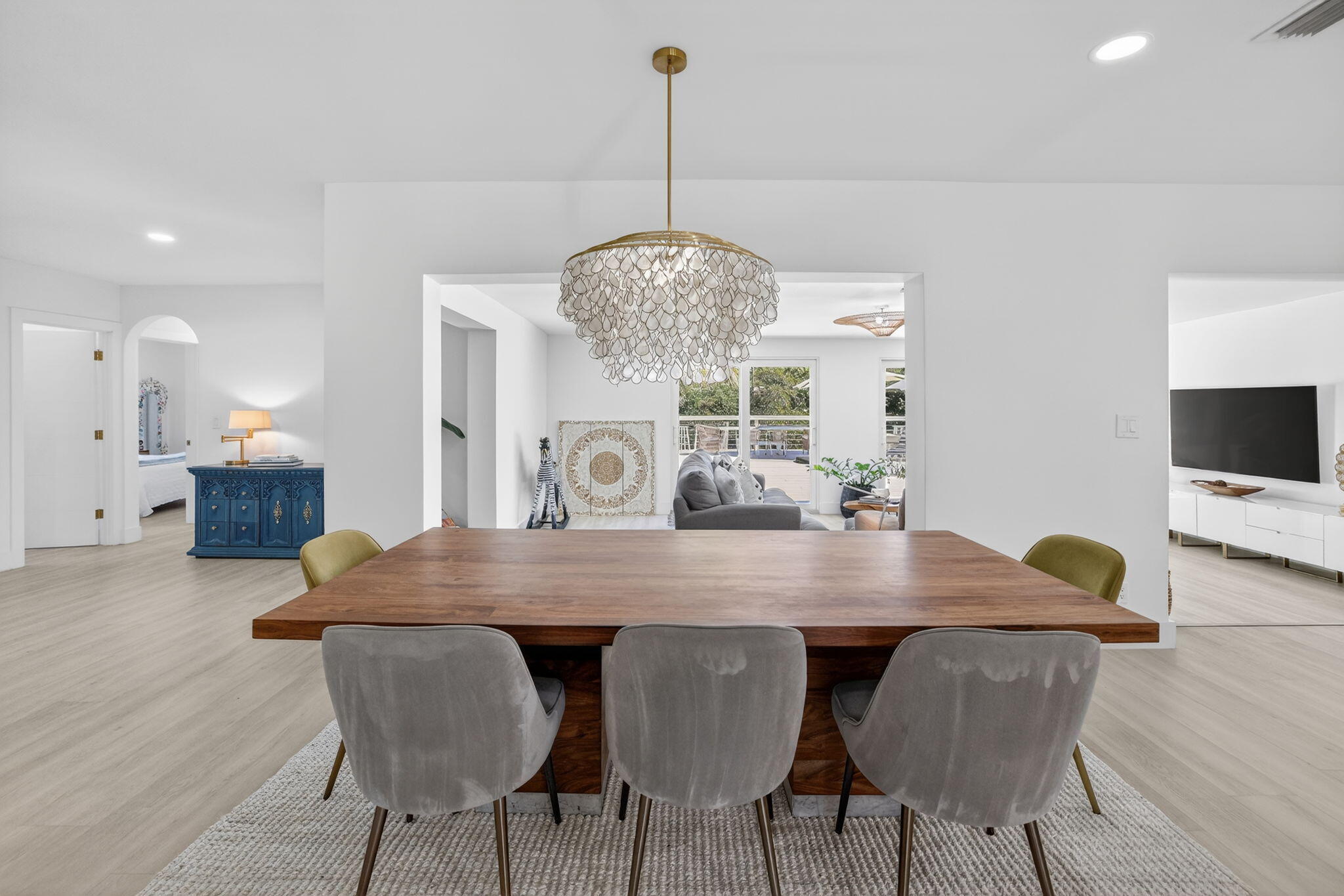 876 NW 6th Avenue
