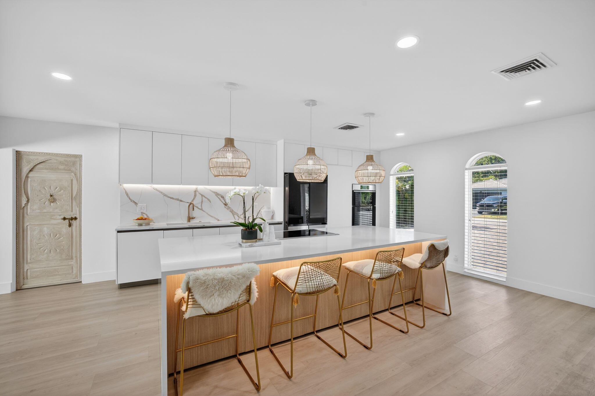 876 NW 6th Avenue