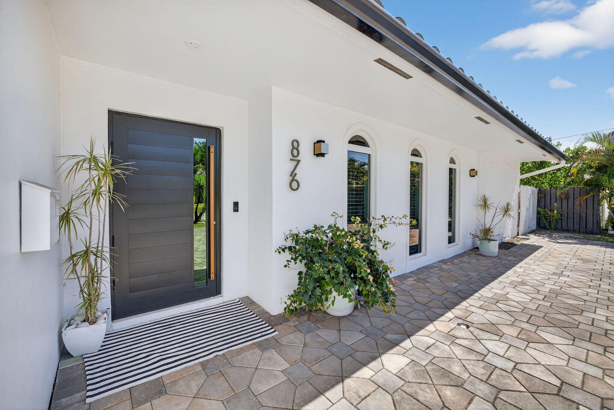 876 NW 6th Avenue