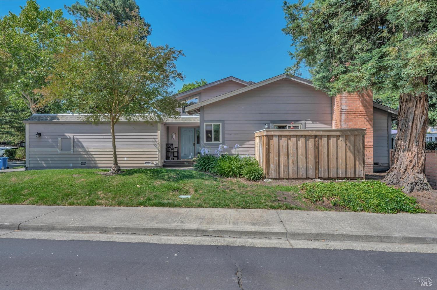 101 Marylyn Cir