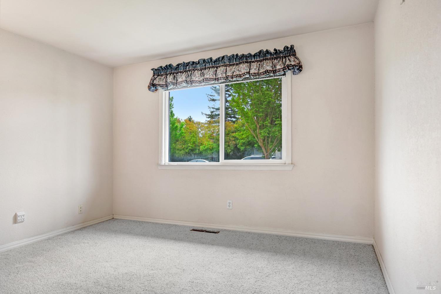 4777 NE Perezoso Calle St