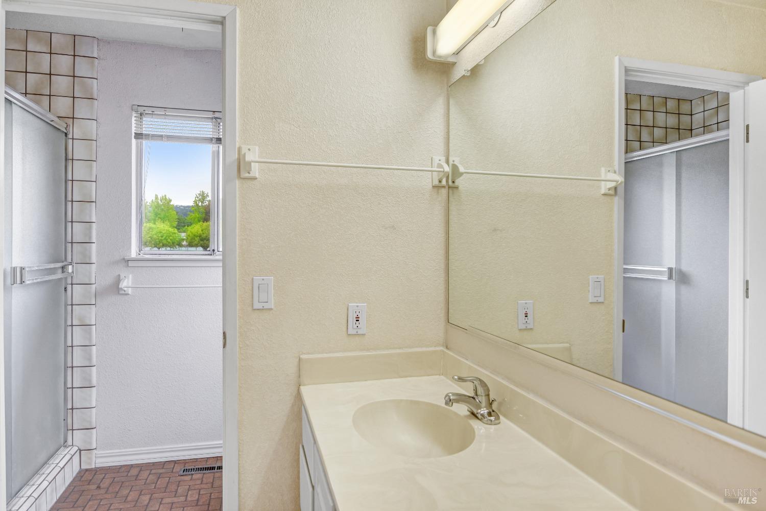 4777 NE Perezoso Calle St