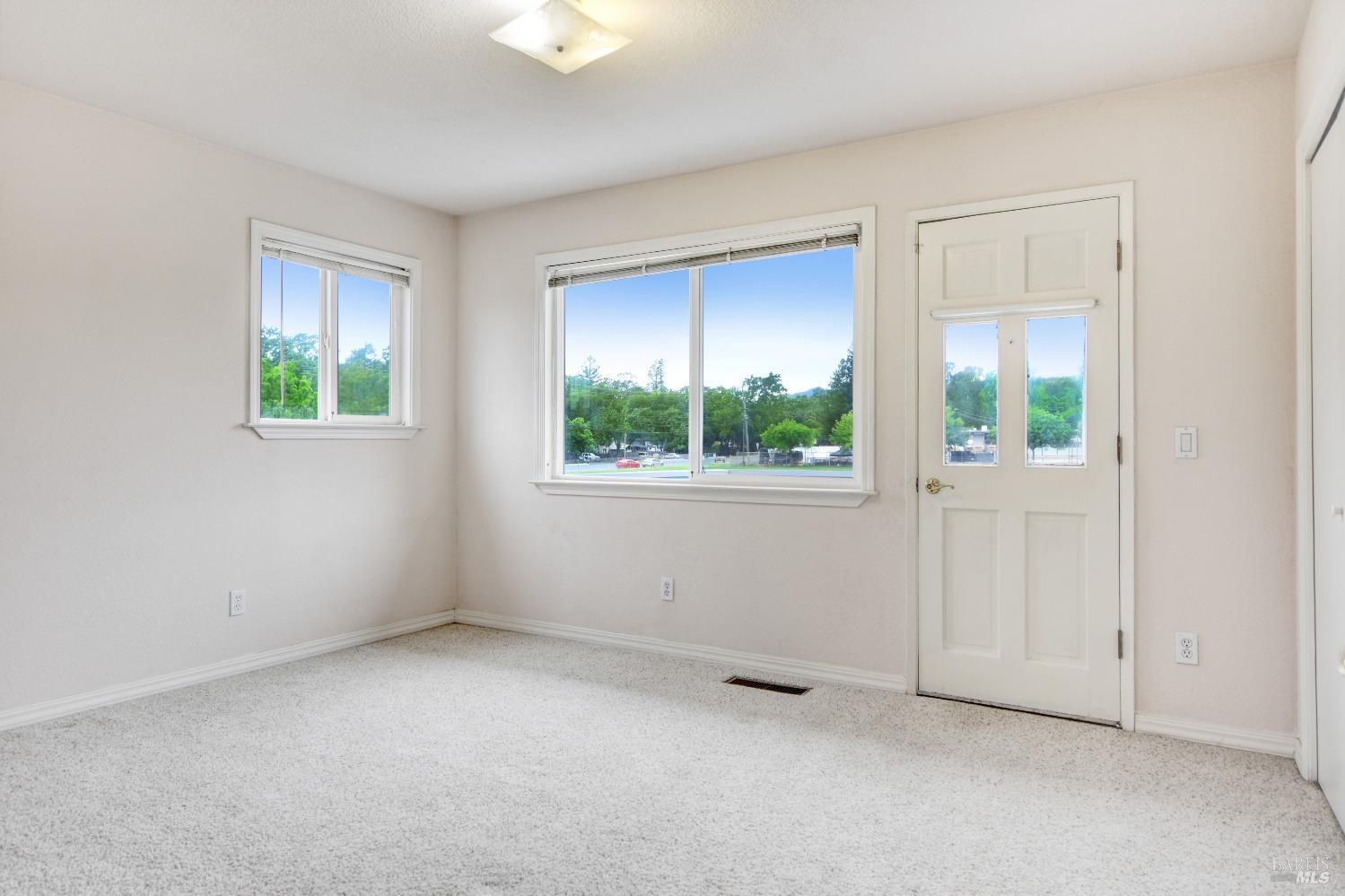 4777 NE Perezoso Calle St