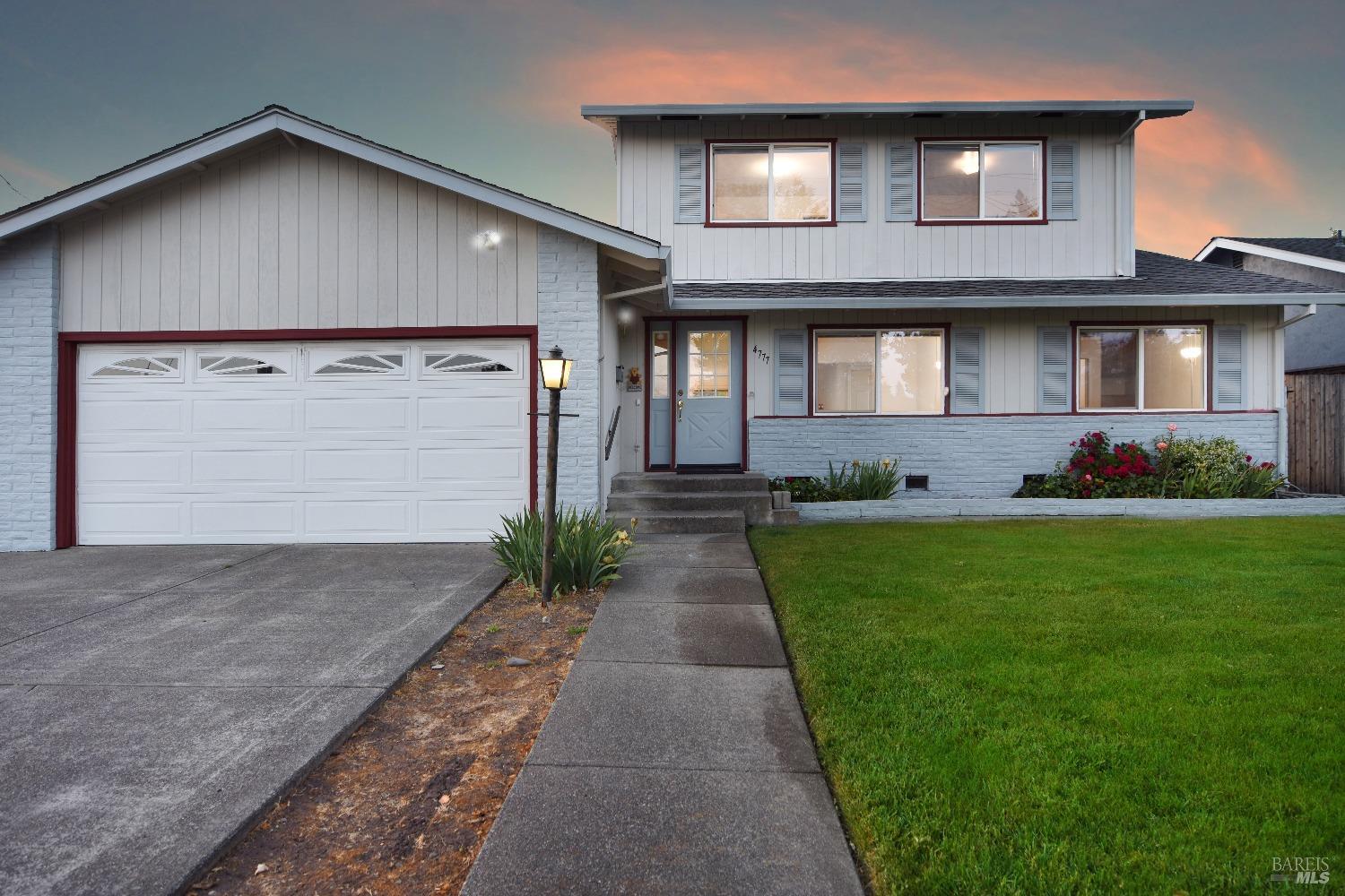 4777 NE Perezoso Calle St