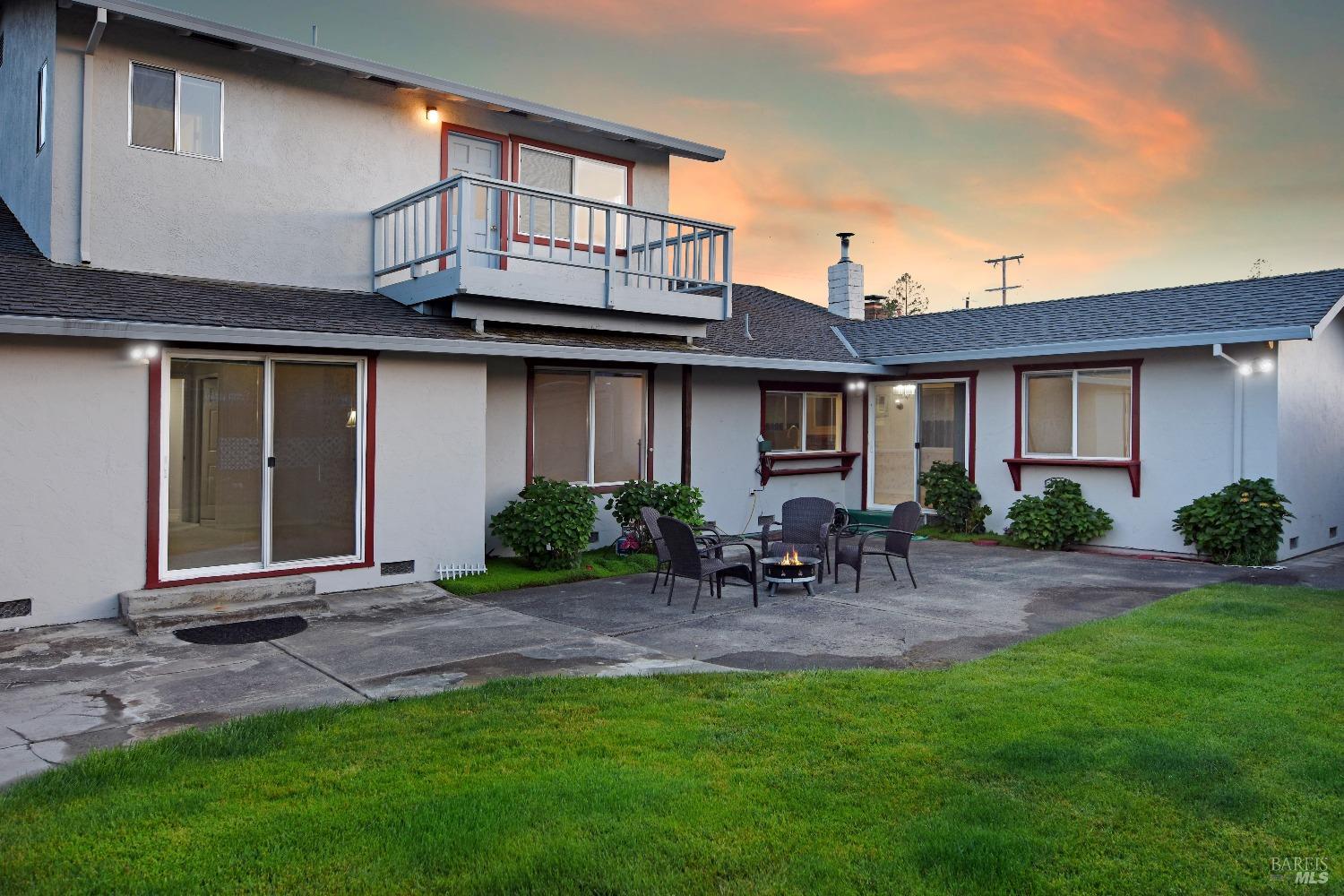 4777 NE Perezoso Calle St