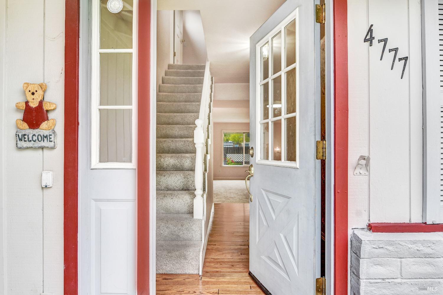 4777 NE Perezoso Calle St