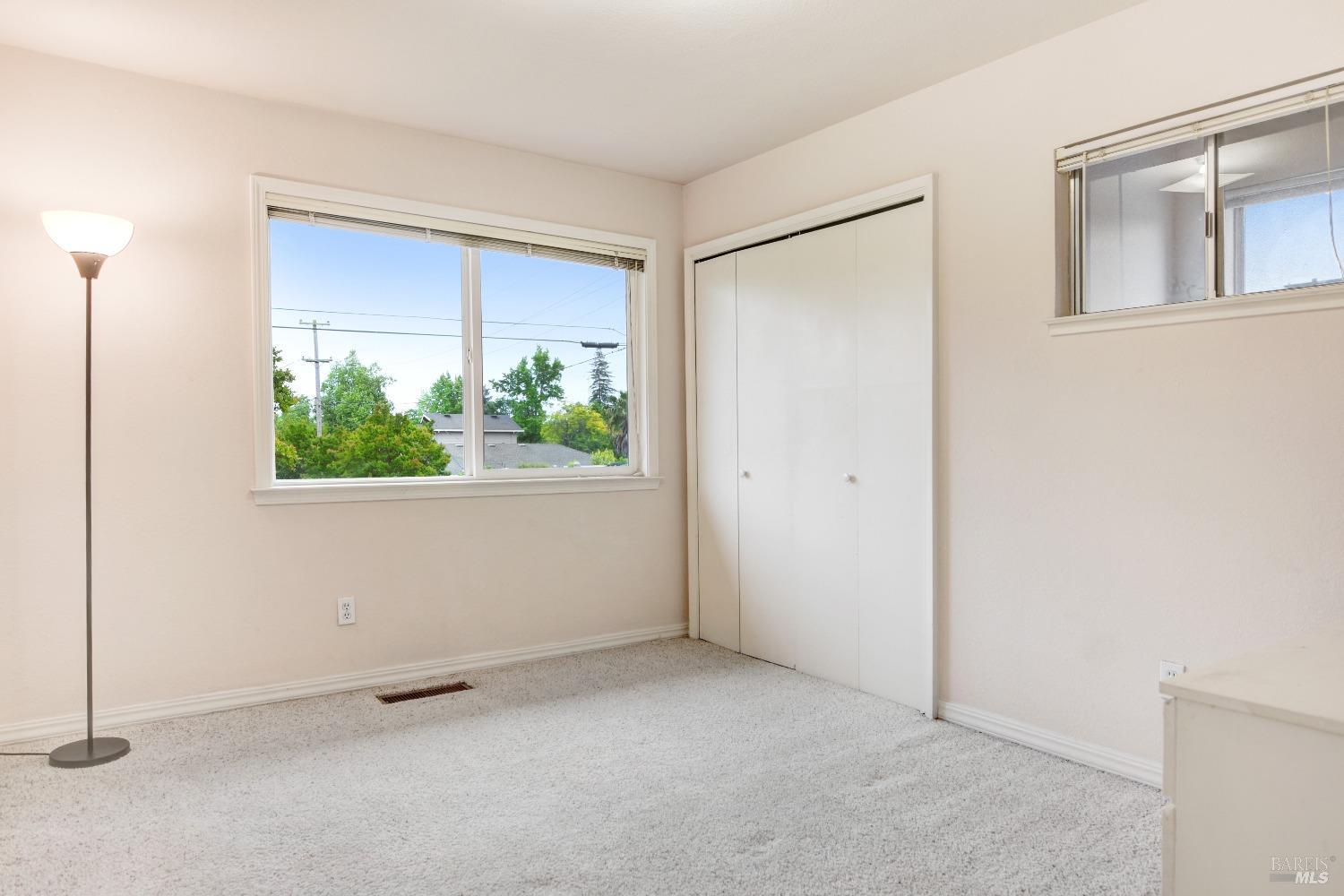 4777 NE Perezoso Calle St