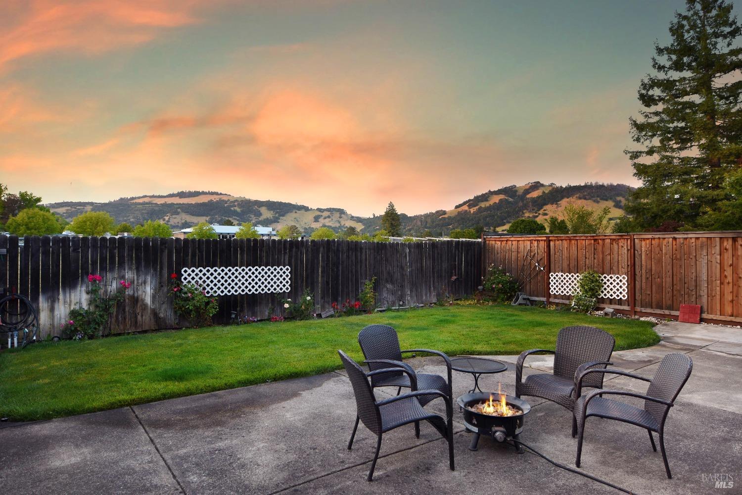 4777 NE Perezoso Calle St