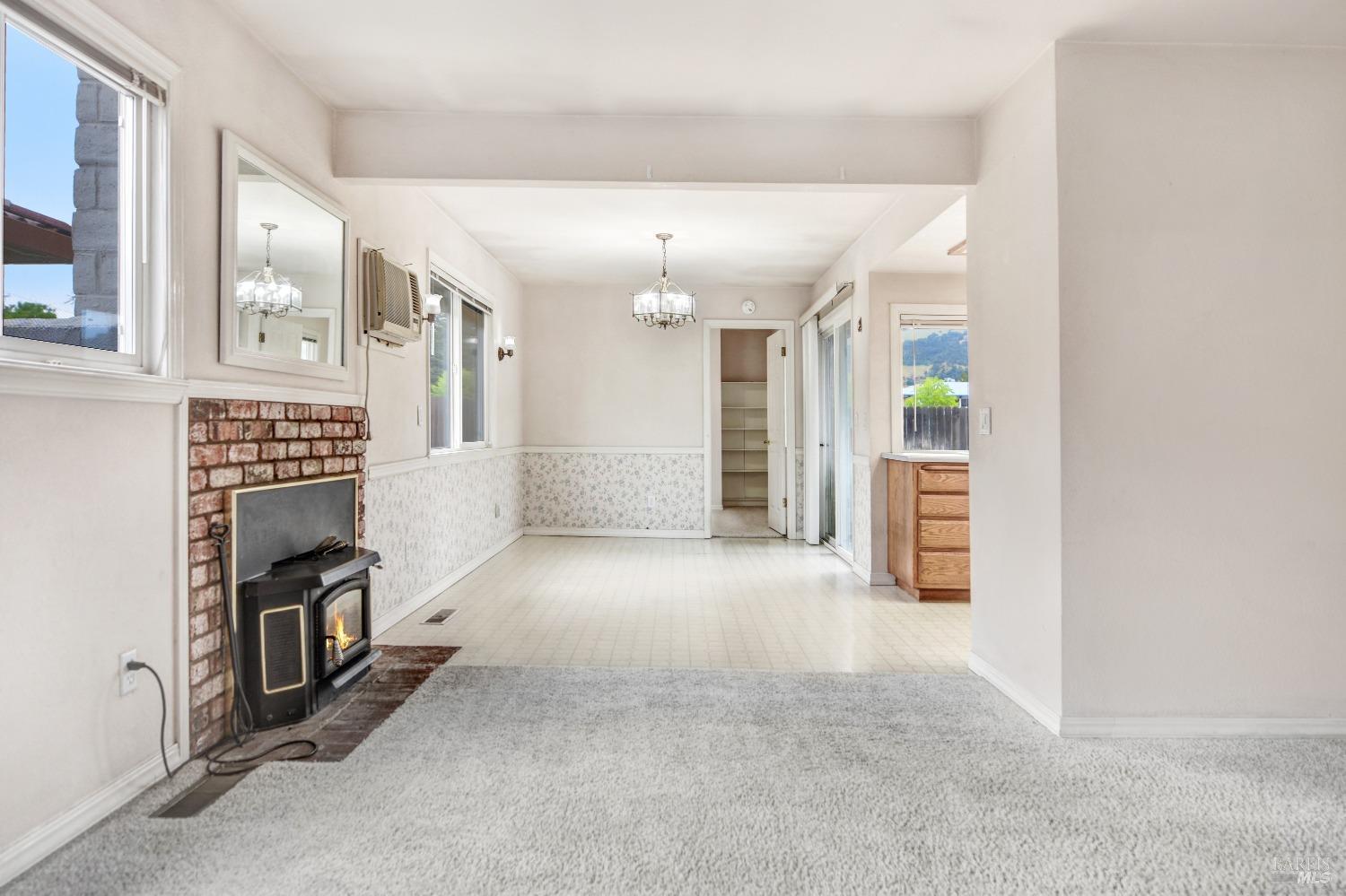 4777 NE Perezoso Calle St