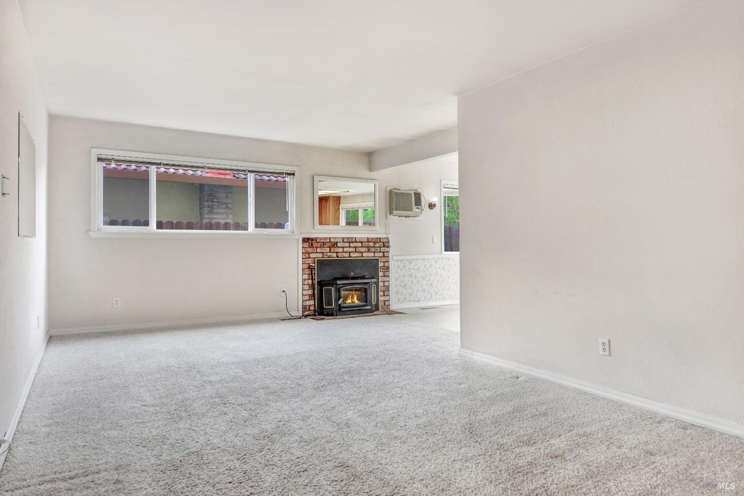 4777 NE Perezoso Calle St