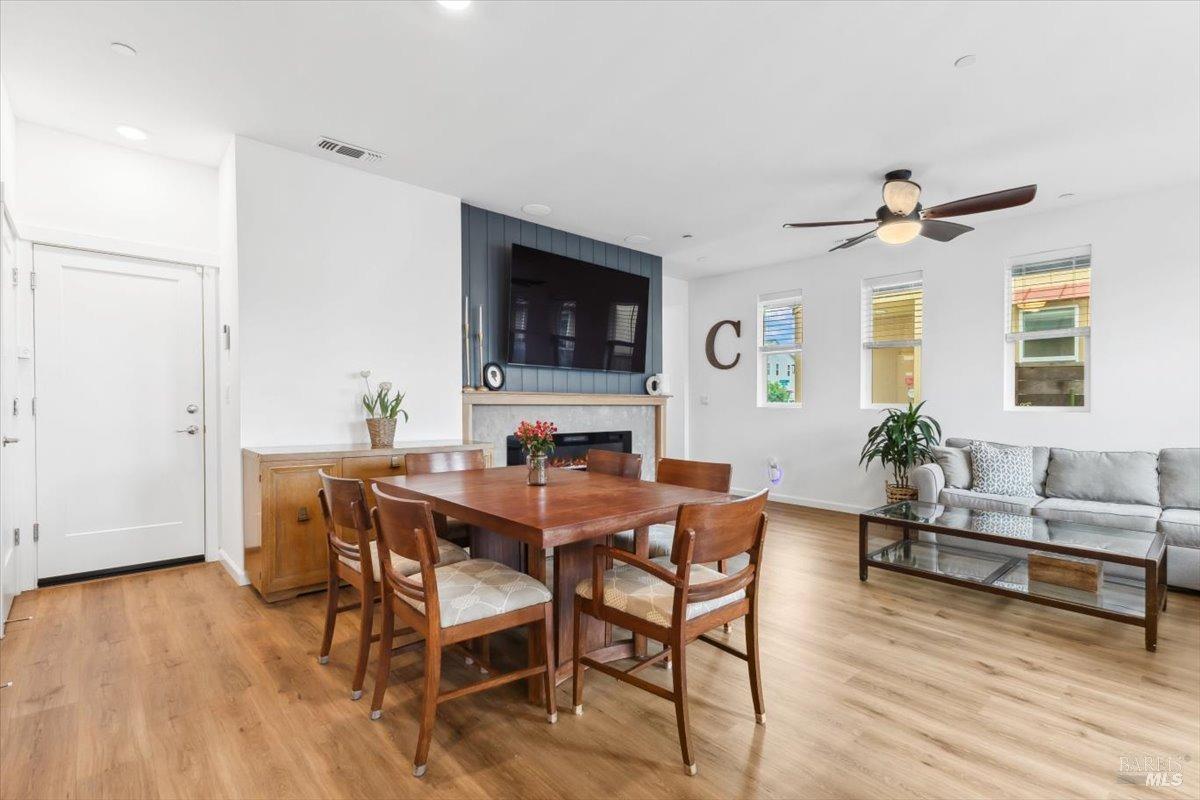 433 Blythewood Pl