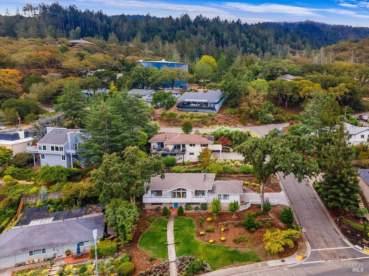 6850 Oakmont Dr
