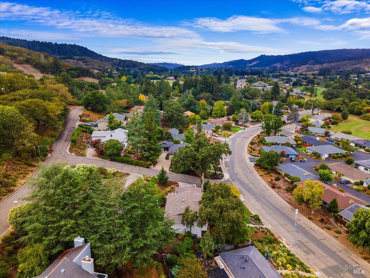 6850 Oakmont Dr