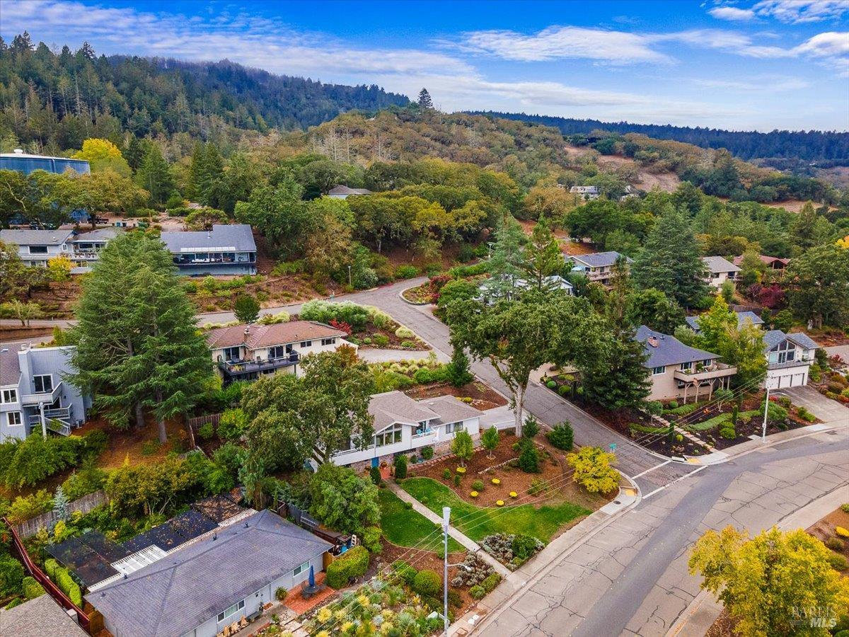 6850 Oakmont Dr